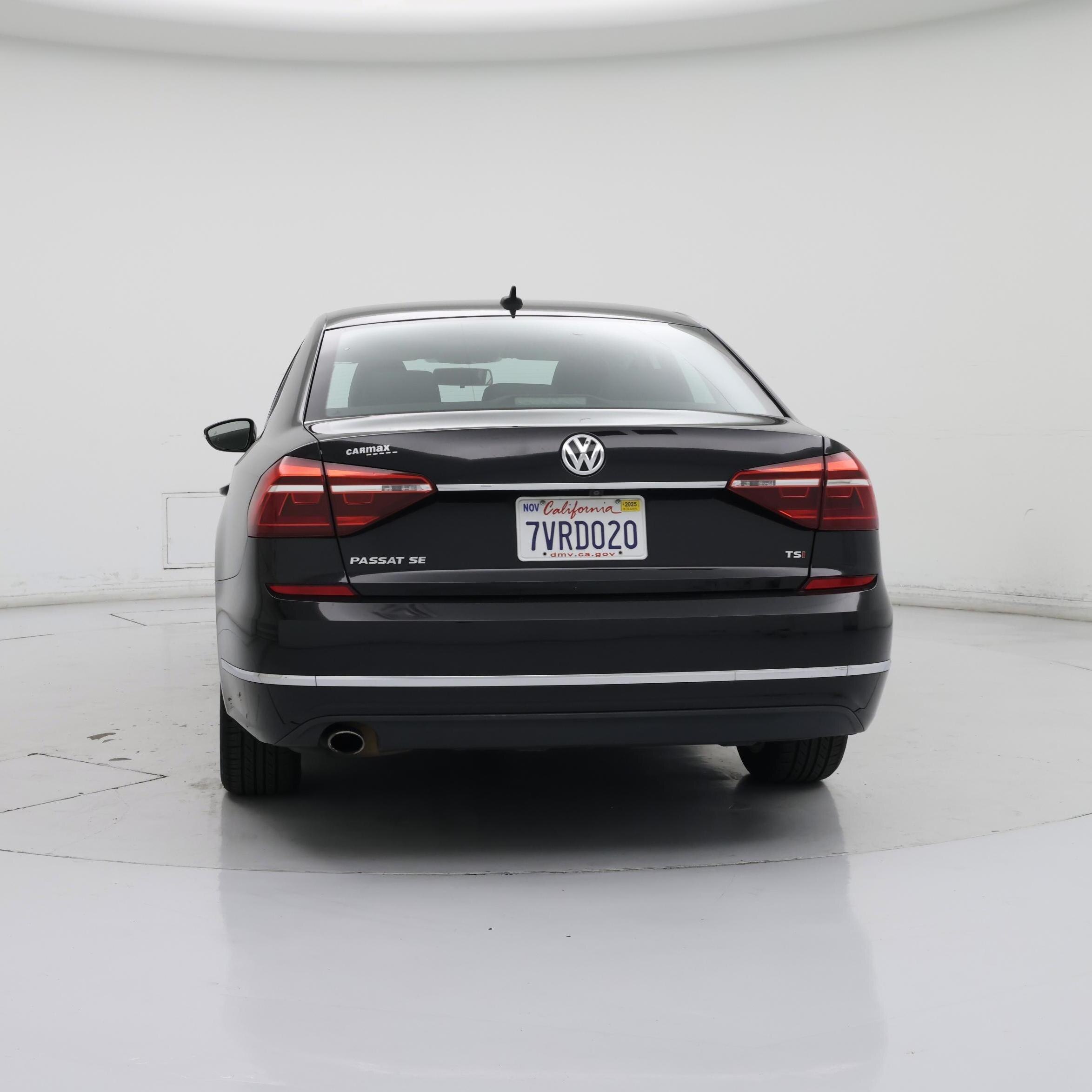 Thumbnail: 2017 Volkswagen Passat - 6