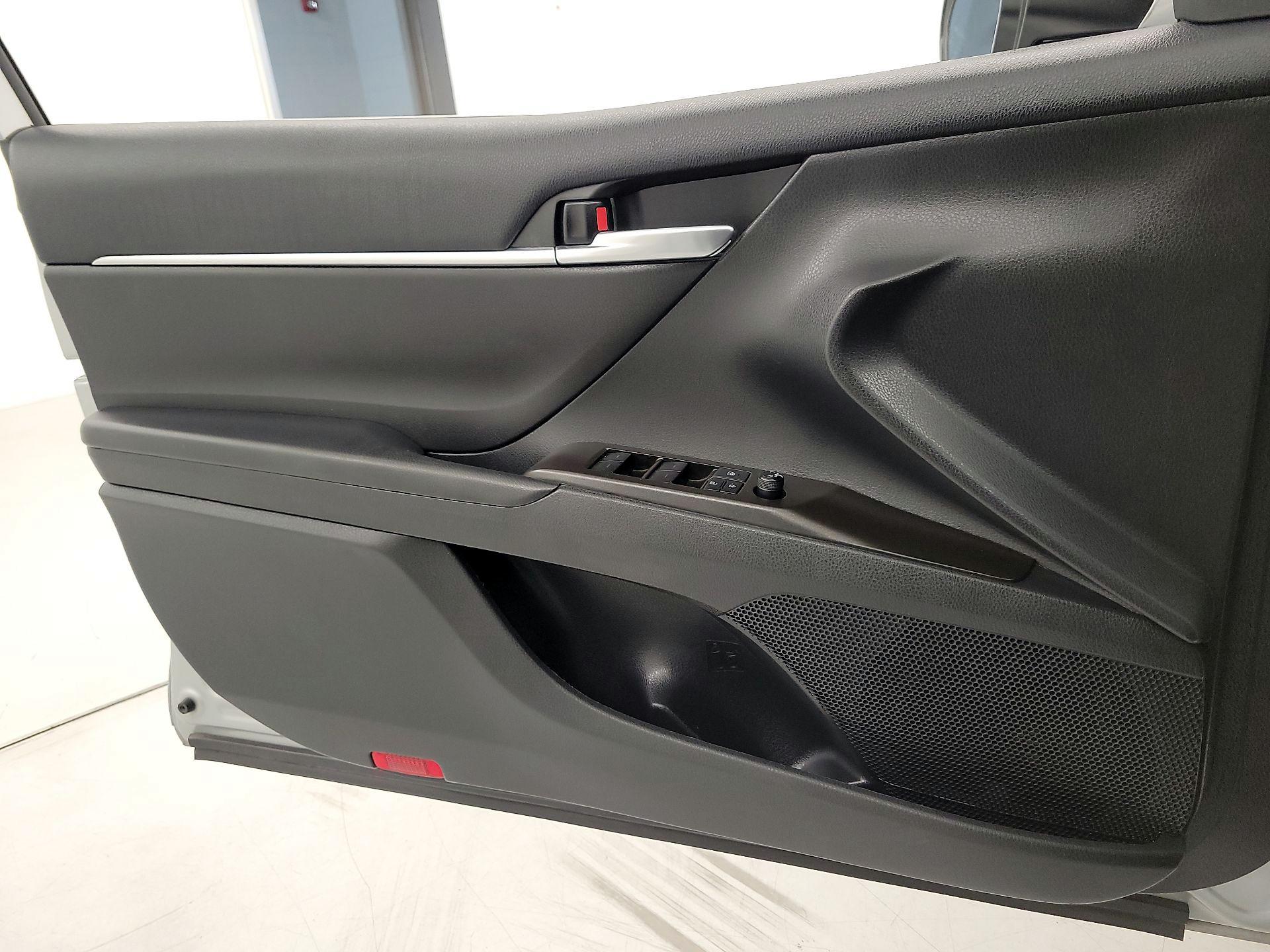 Thumbnail: 2021 Toyota Camry - 12