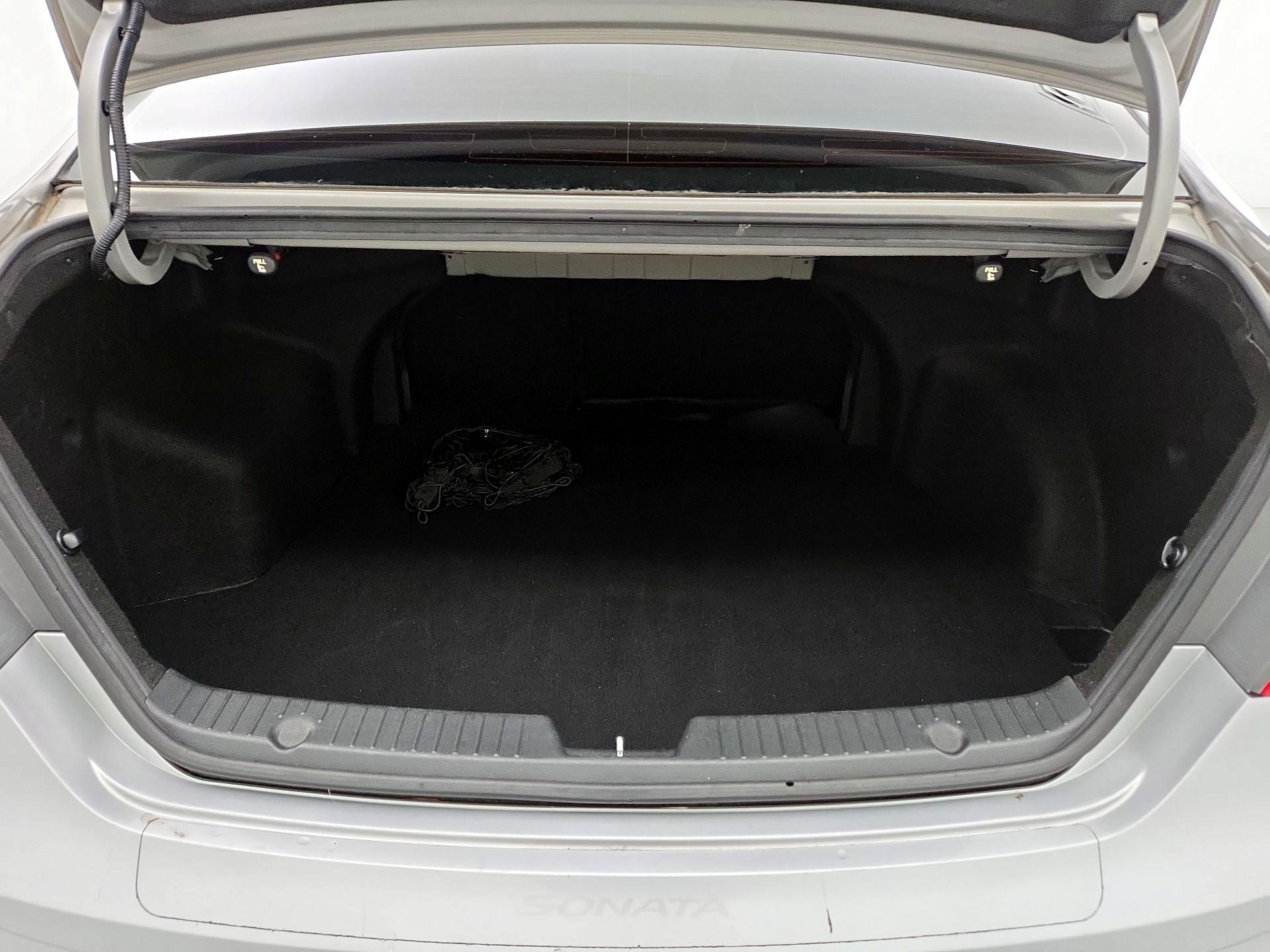 Thumbnail: 2013 Hyundai Sonata - 19