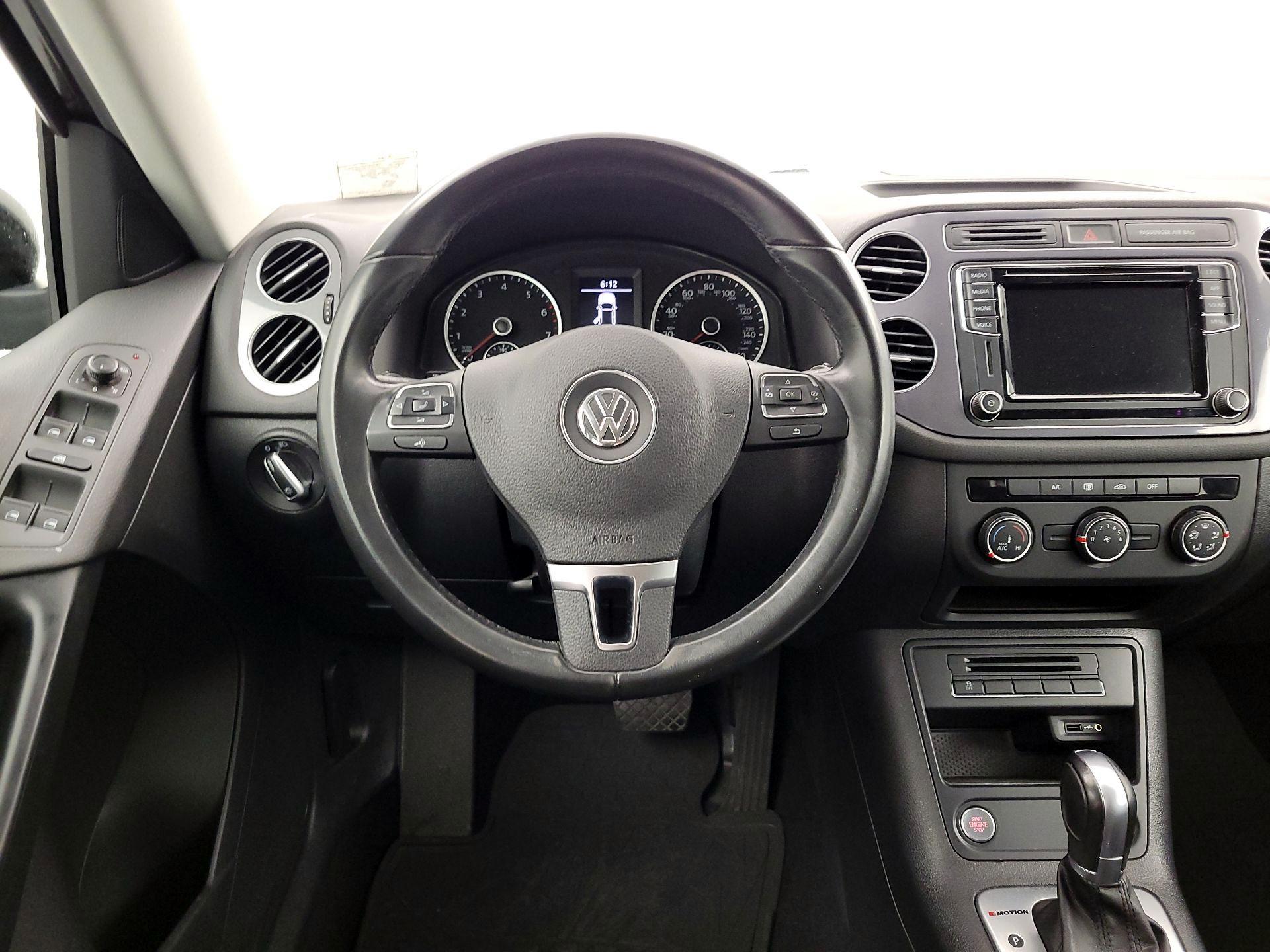 Thumbnail: 2017 Volkswagen Tiguan - 10