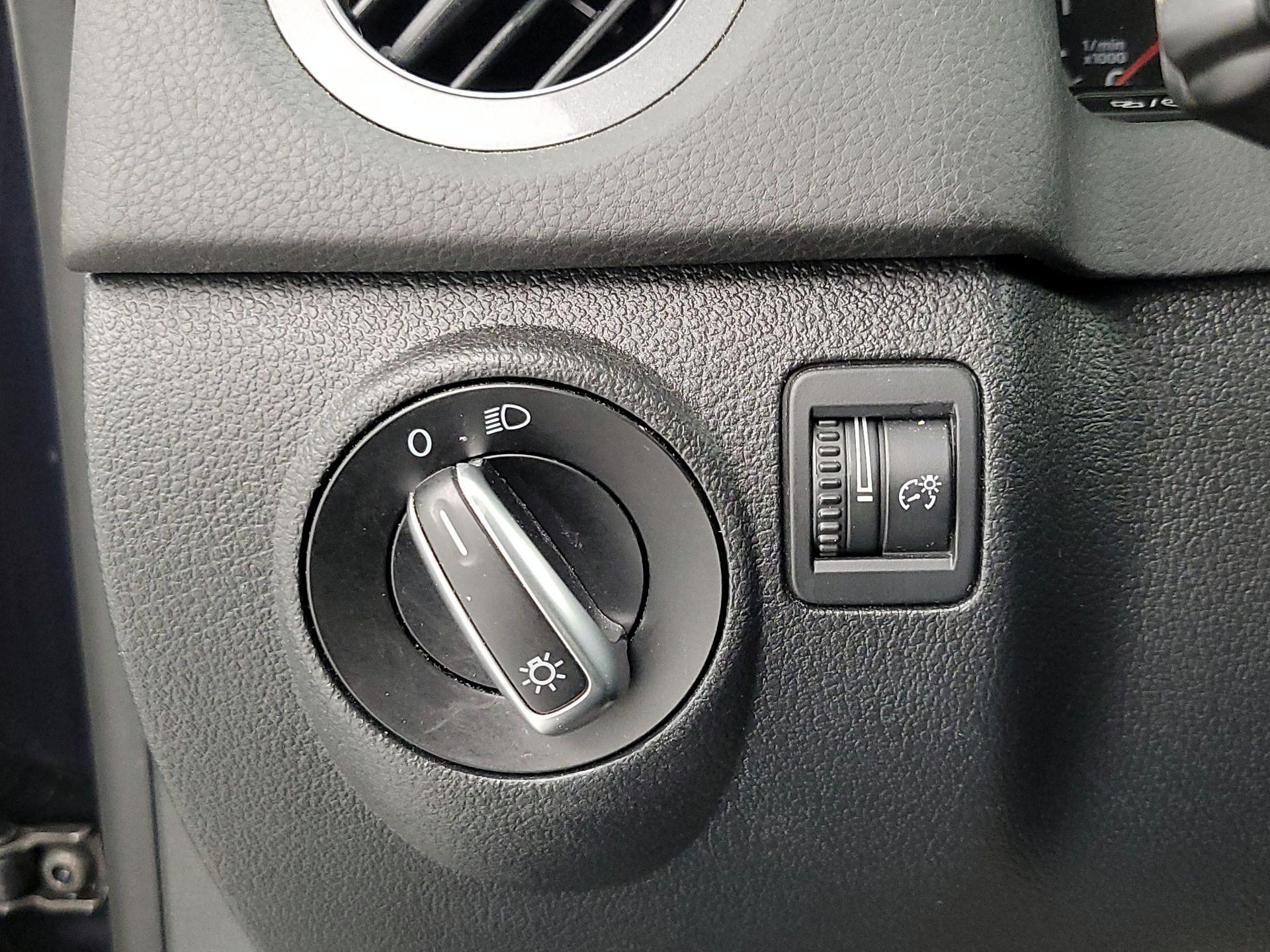 Thumbnail: 2017 Volkswagen Tiguan - 13