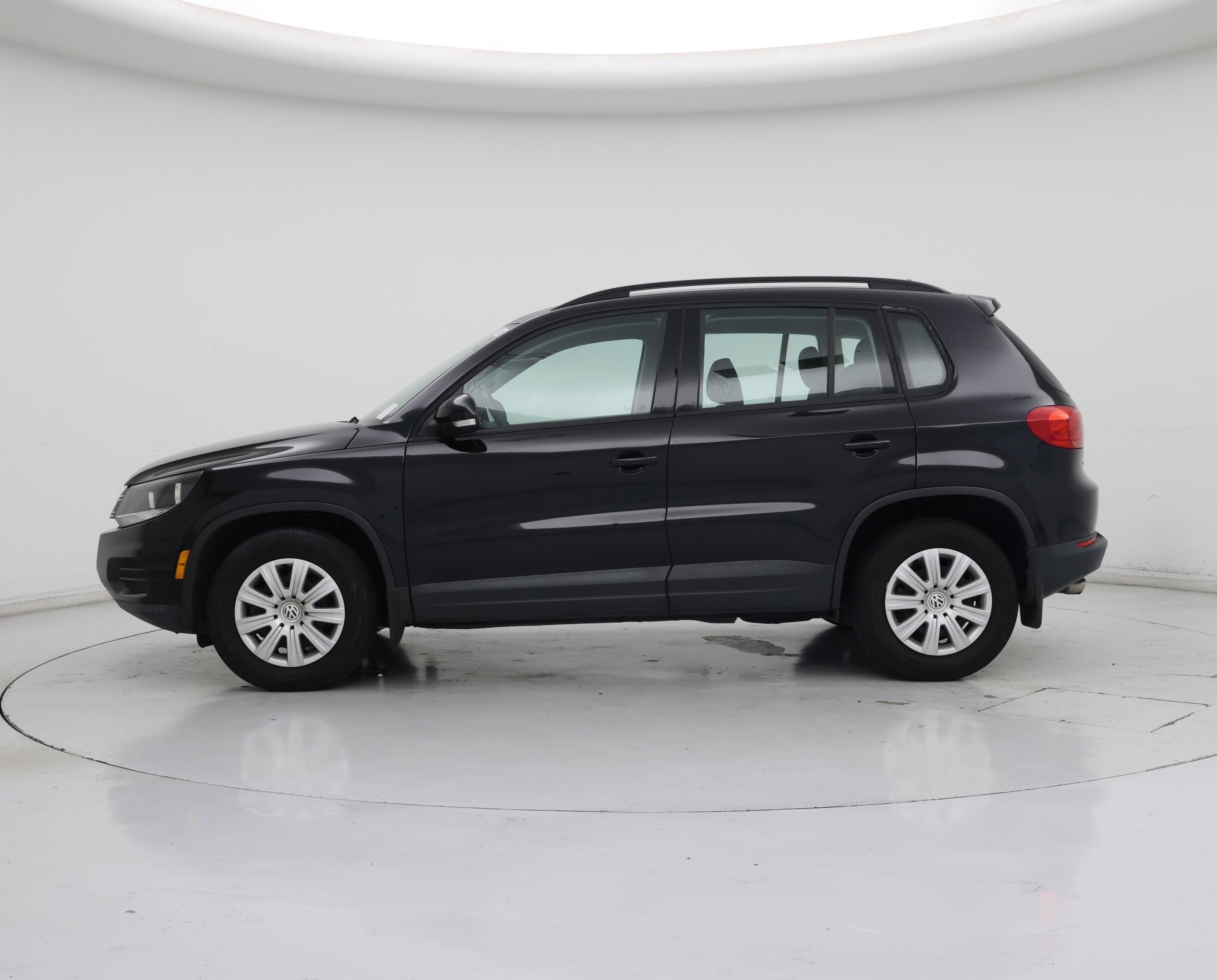 Thumbnail: 2017 Volkswagen Tiguan - 3