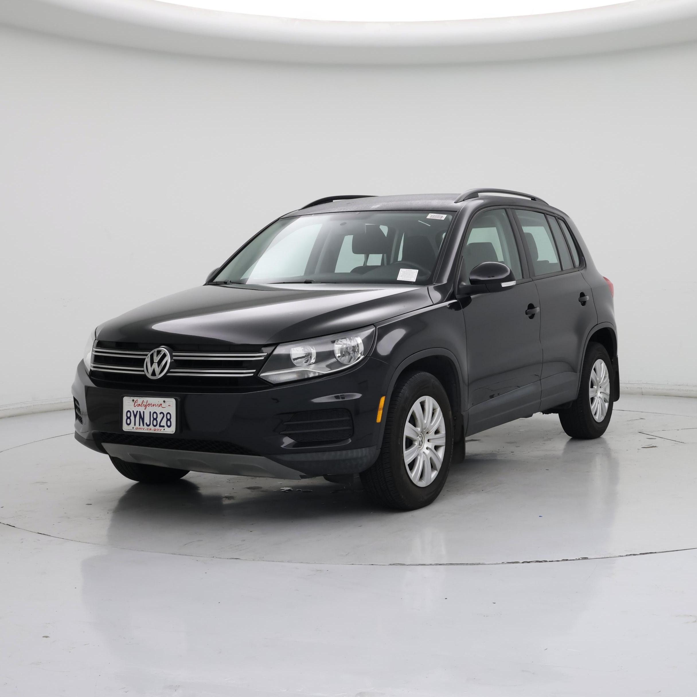 Thumbnail: 2017 Volkswagen Tiguan - 4
