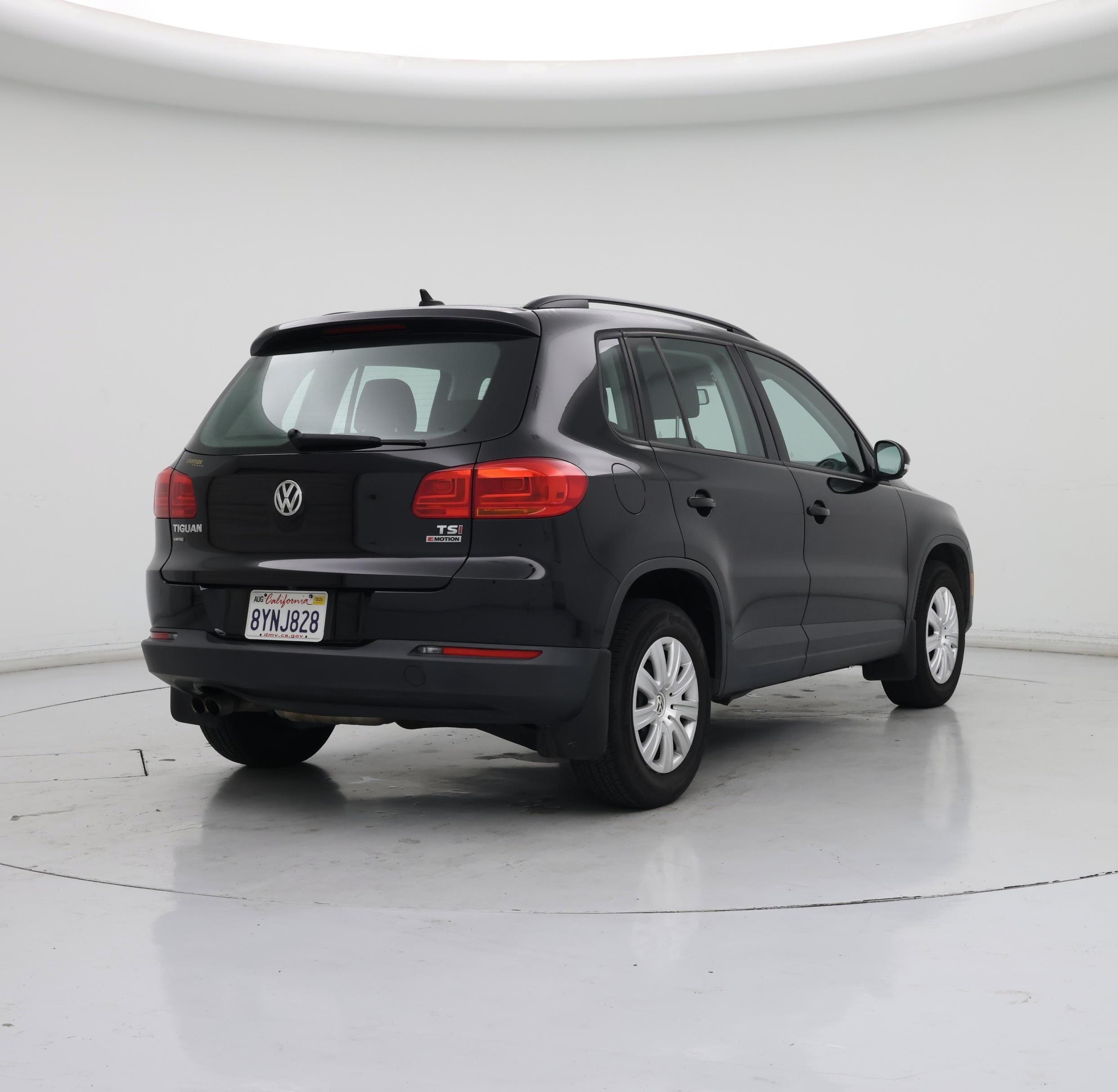 Thumbnail: 2017 Volkswagen Tiguan - 8