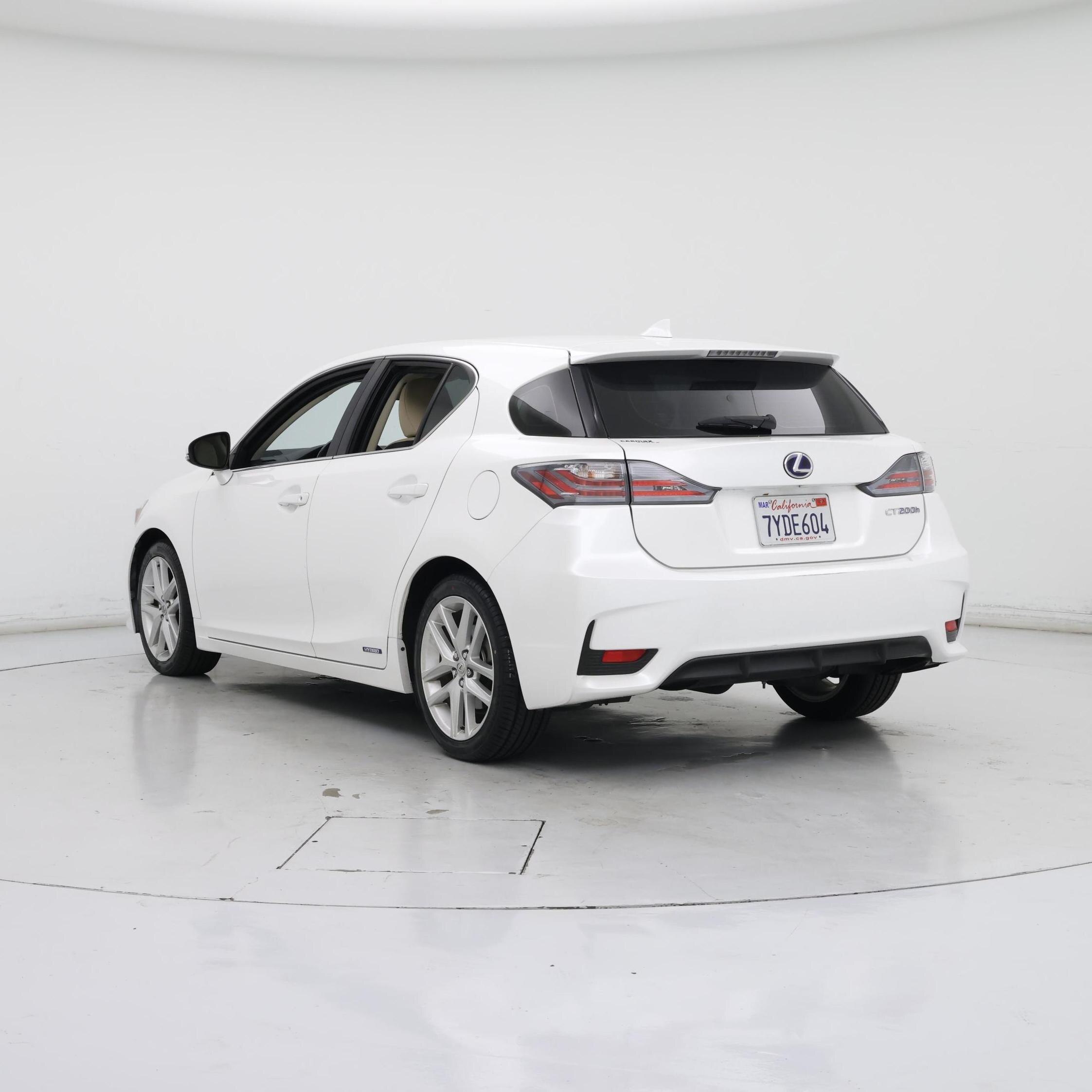 Thumbnail: 2017 Lexus CT - 2