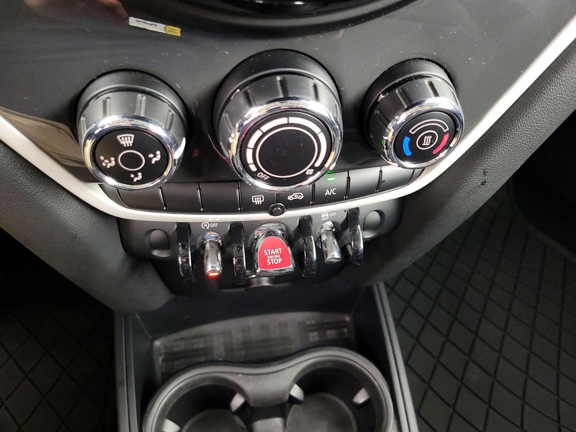 Thumbnail: 2019 MINI Cooper Countryman - 16
