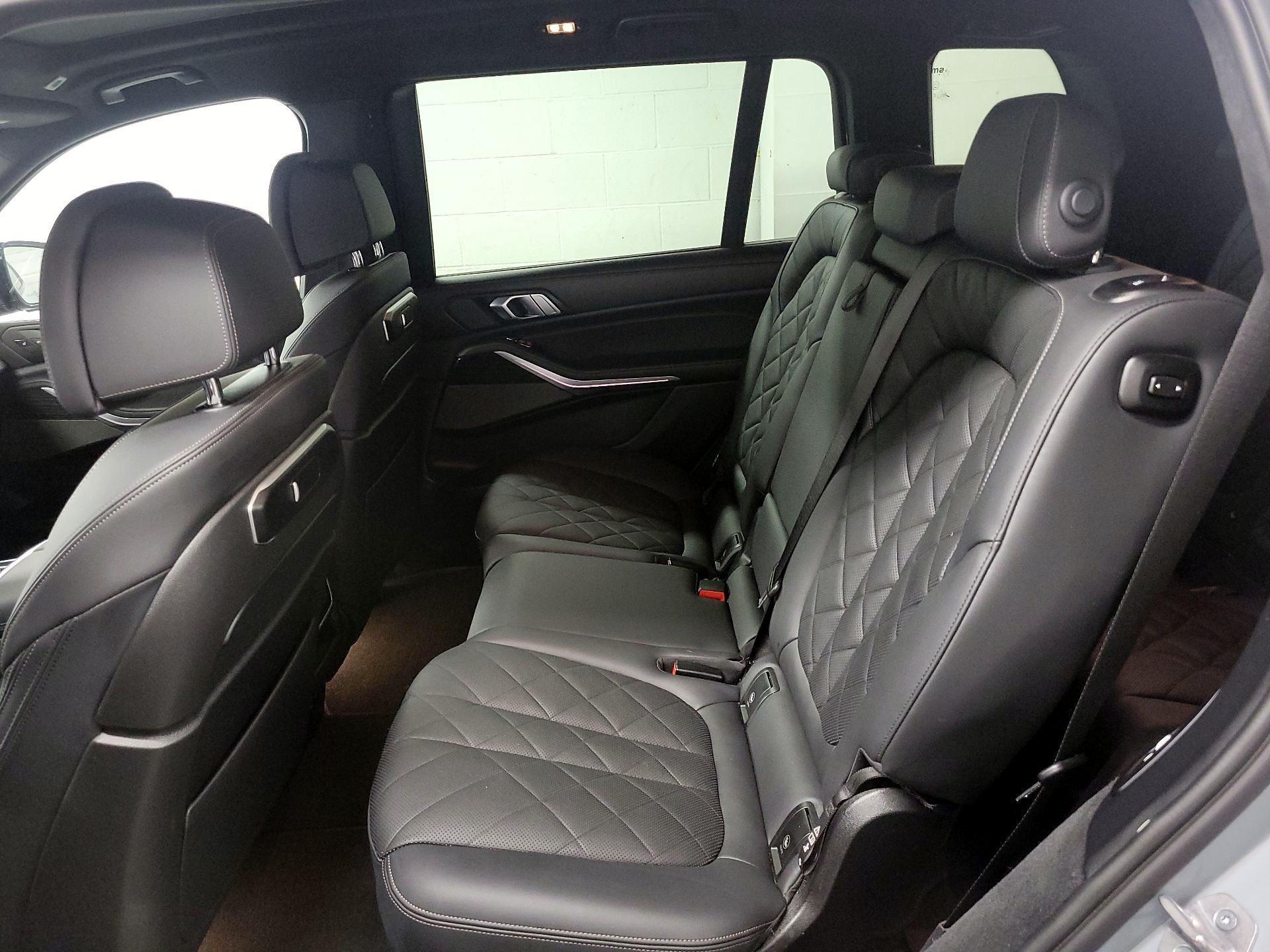 Thumbnail: 2023 BMW X7 - 16