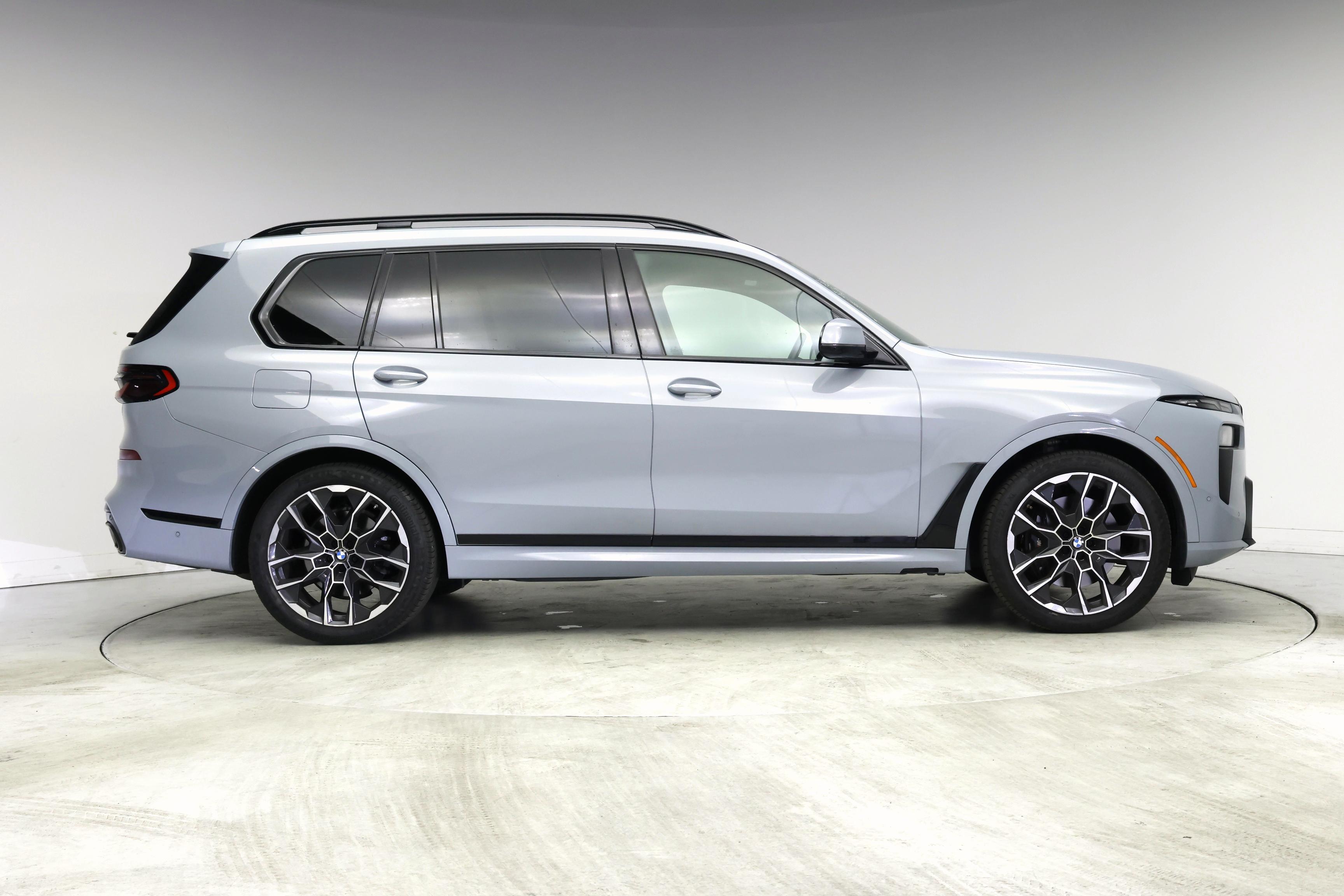 Thumbnail: 2023 BMW X7 - 7