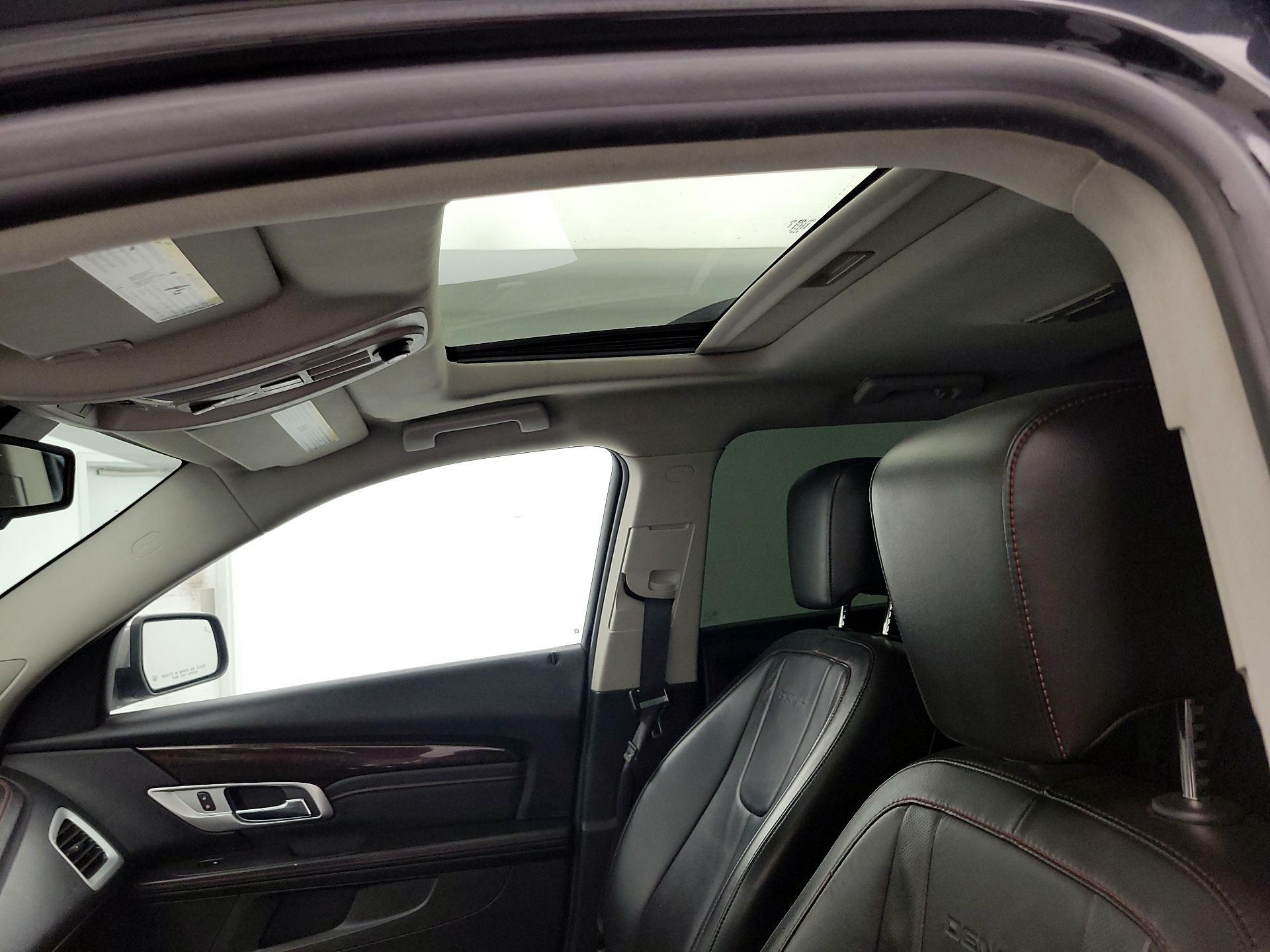 Thumbnail: 2015 GMC Terrain - 17