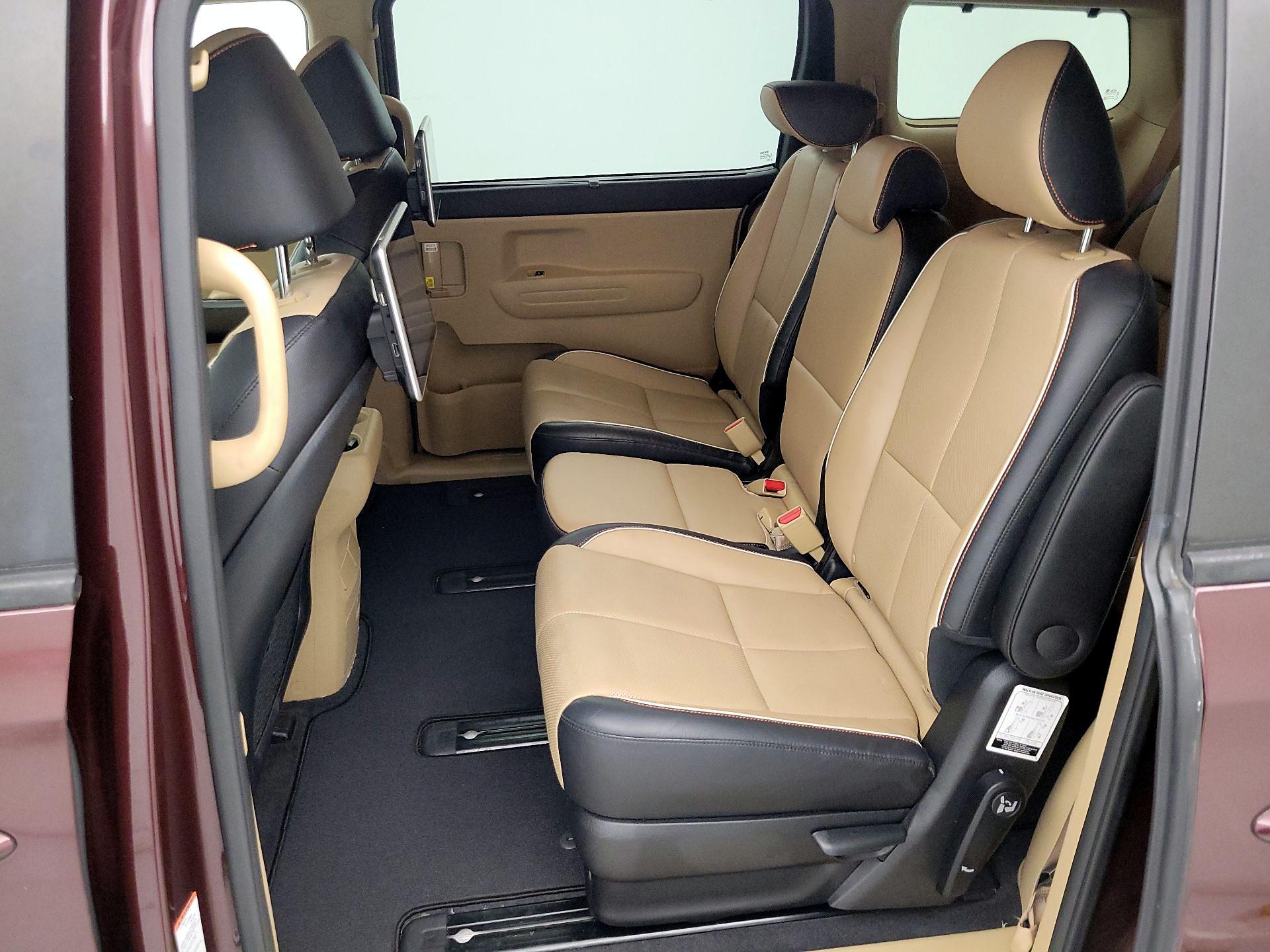 Thumbnail: 2019 Kia Sedona - 19
