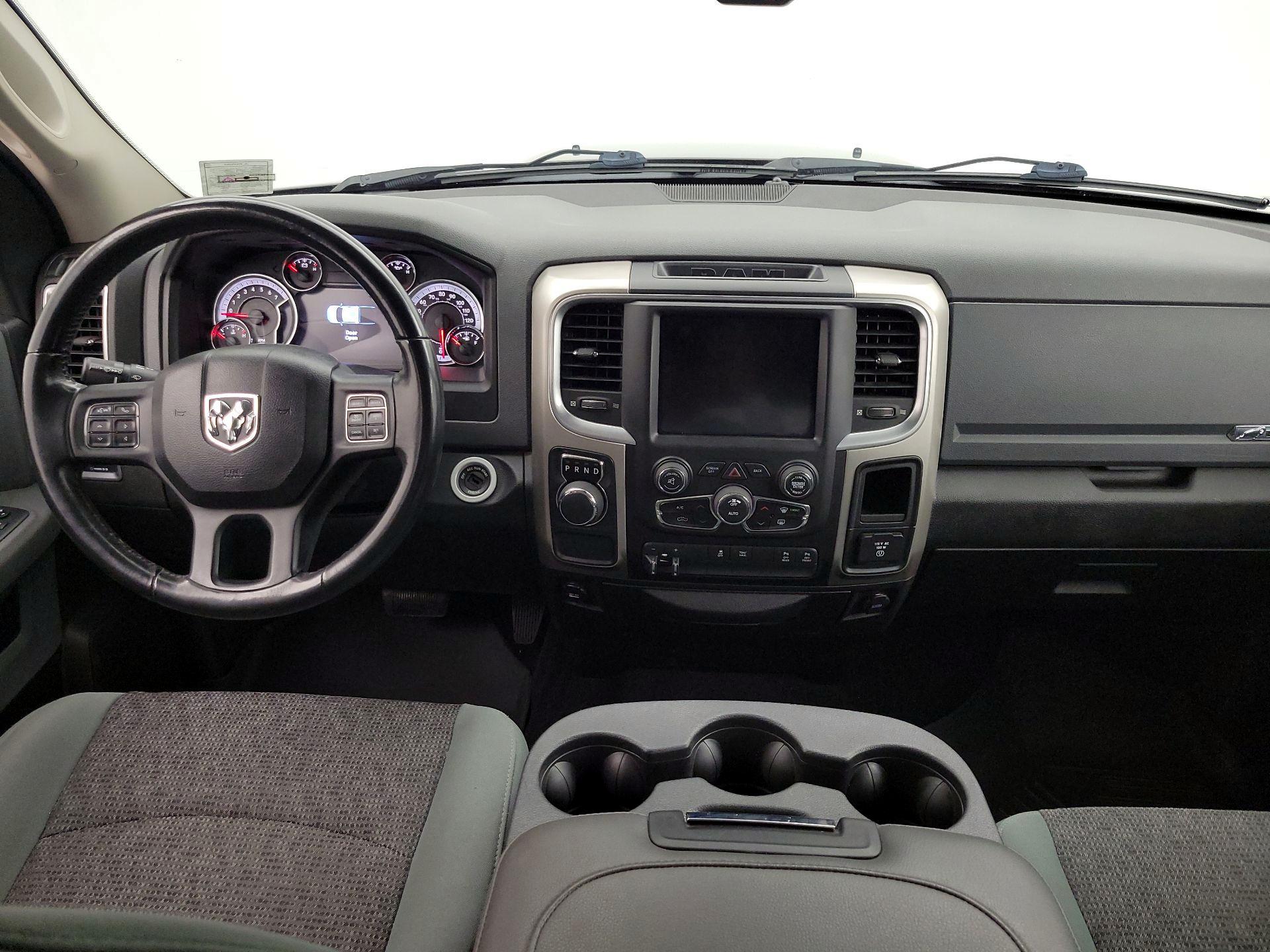 Thumbnail: 2019 RAM 1500 Classic - 9