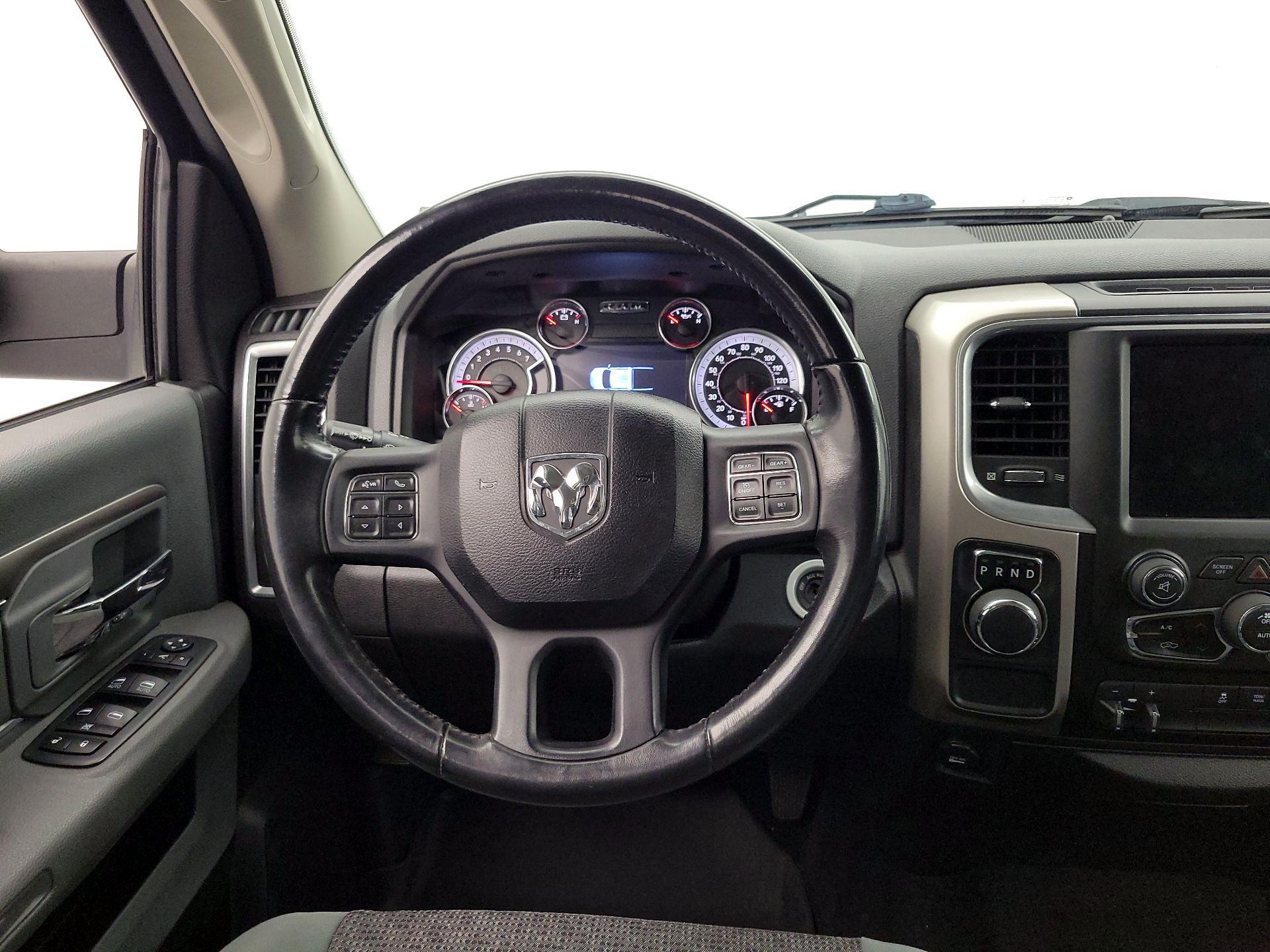Thumbnail: 2019 RAM 1500 Classic - 10
