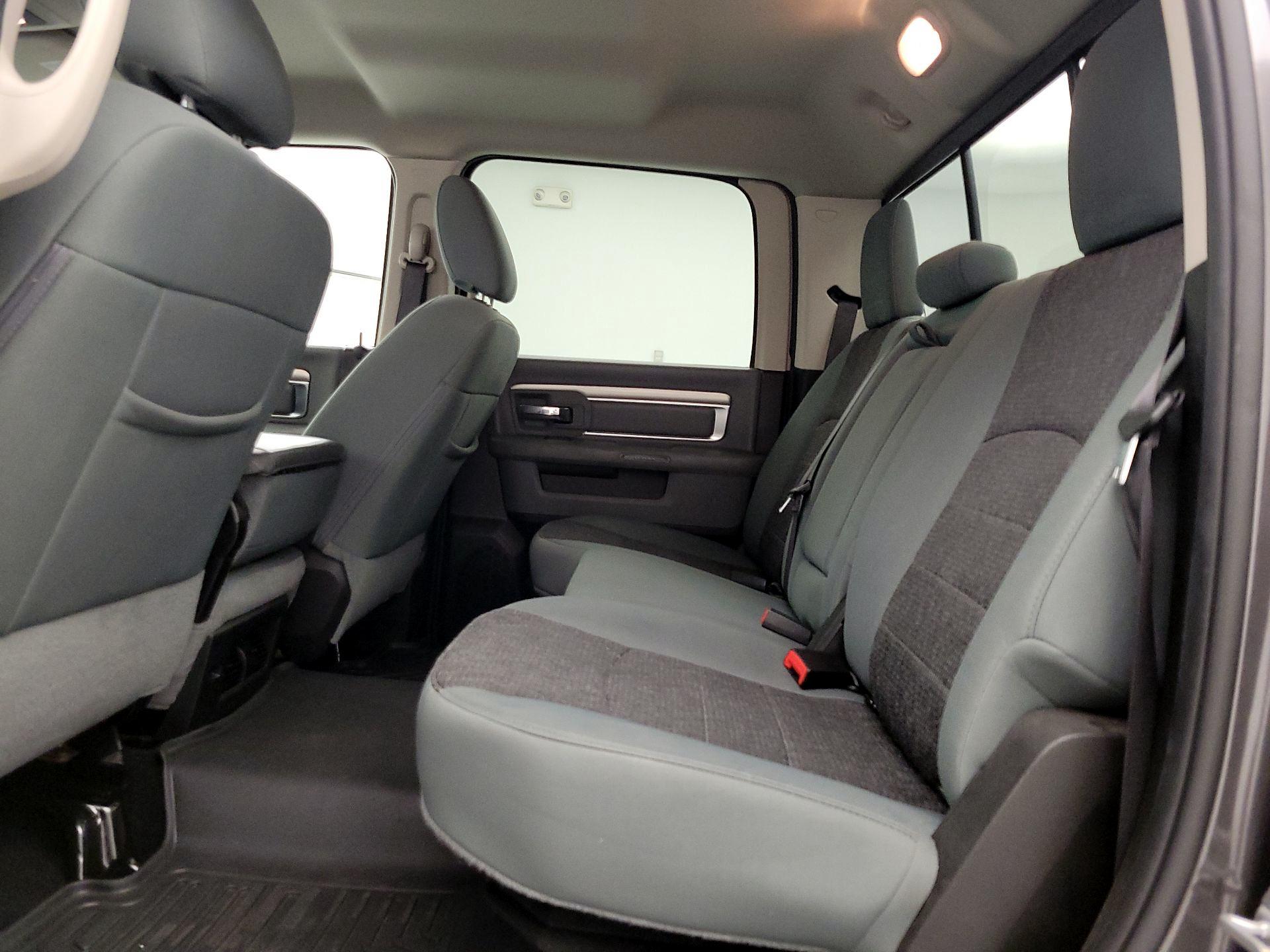 Thumbnail: 2019 RAM 1500 Classic - 19