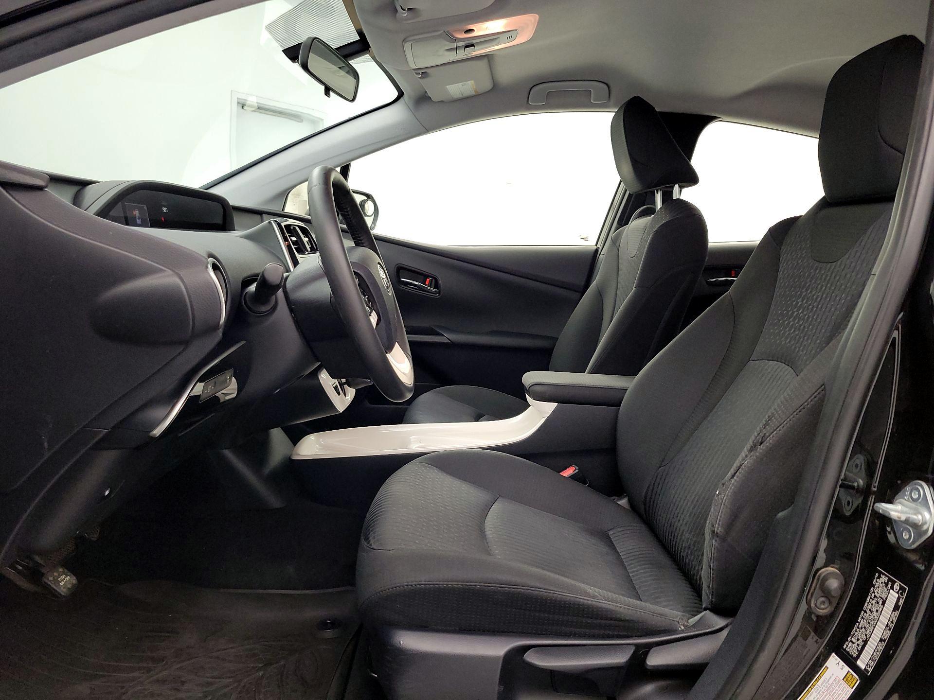 Thumbnail: 2016 Toyota Prius - 11