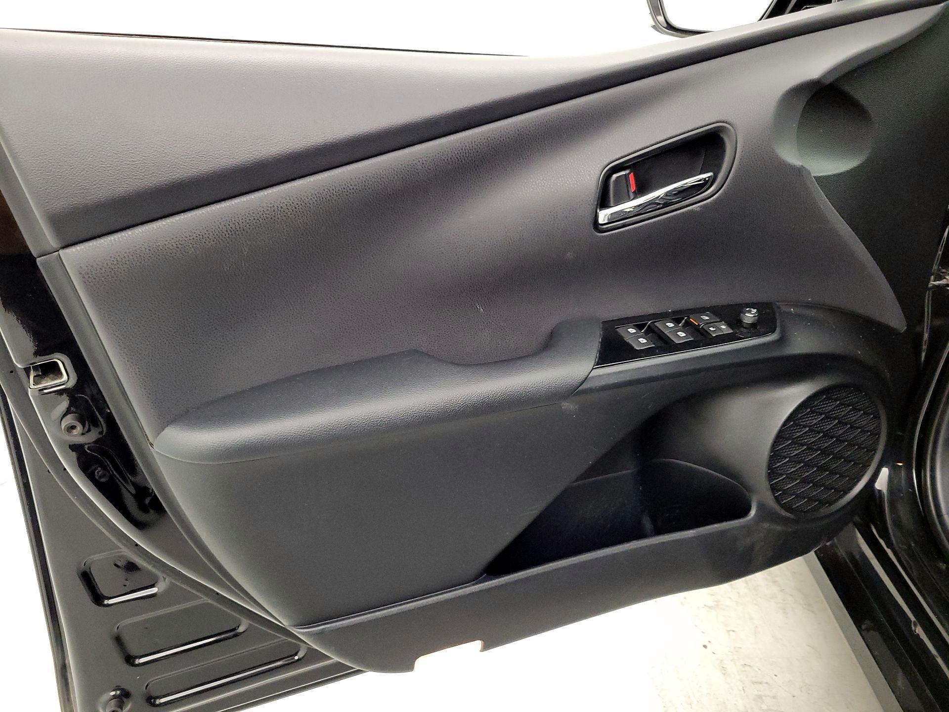 Thumbnail: 2016 Toyota Prius - 12
