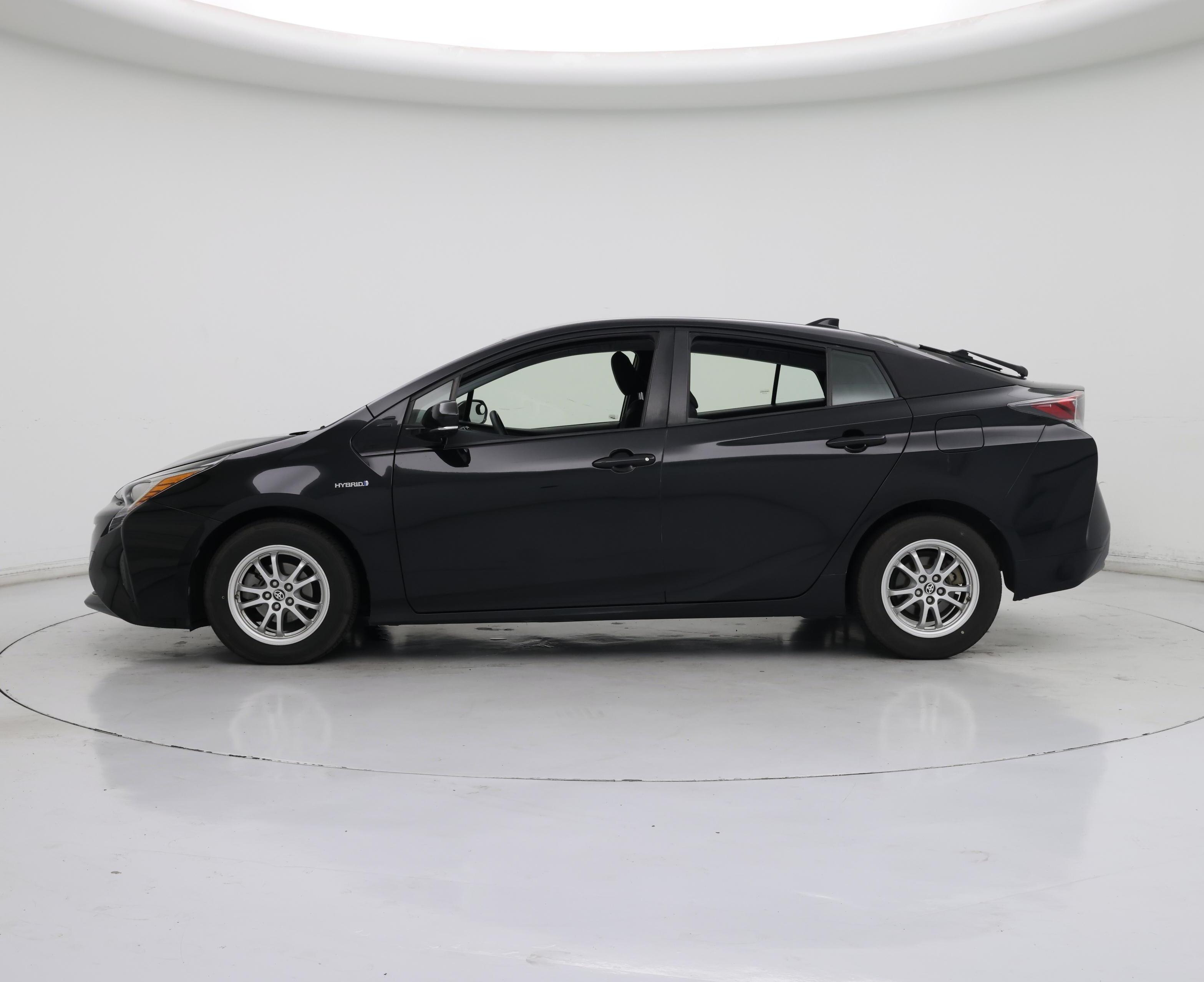 Thumbnail: 2016 Toyota Prius - 3