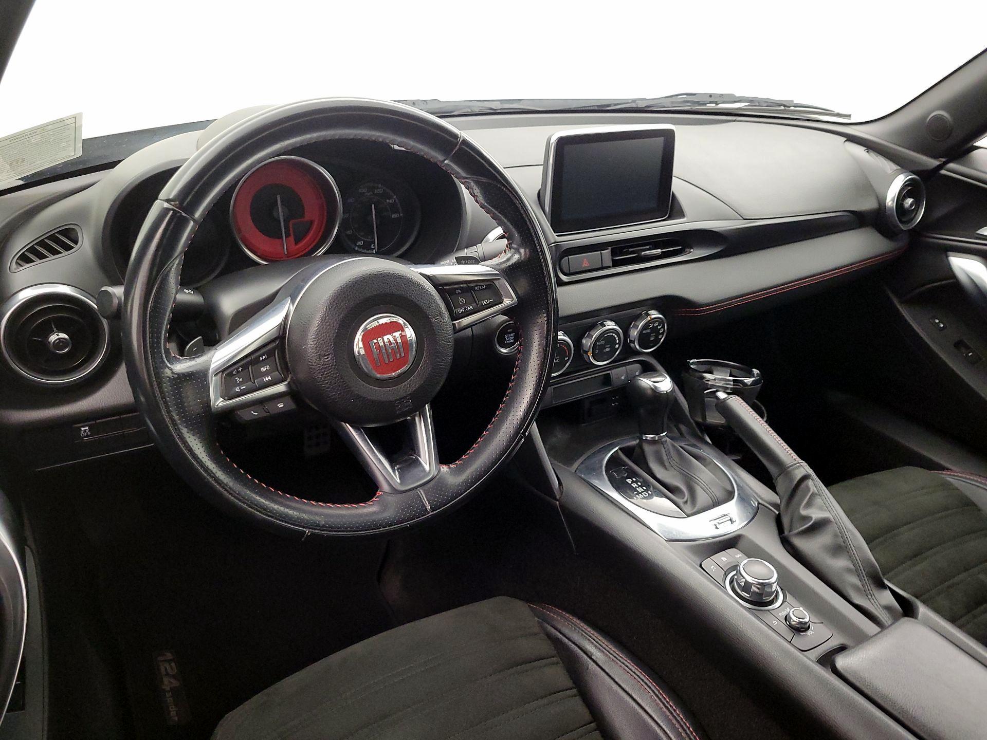 Thumbnail: 2017 Fiat 124 Spider - 9