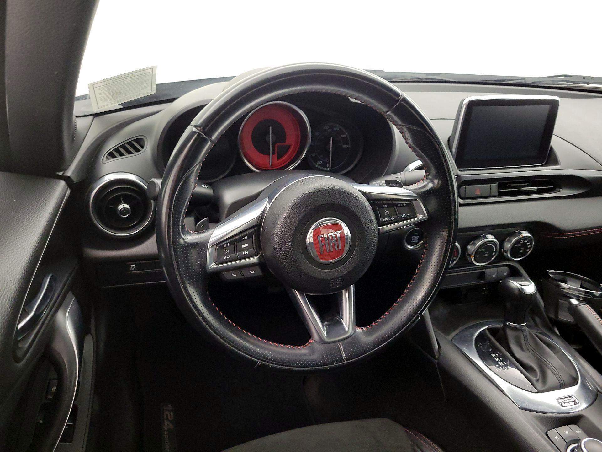 Thumbnail: 2017 Fiat 124 Spider - 10