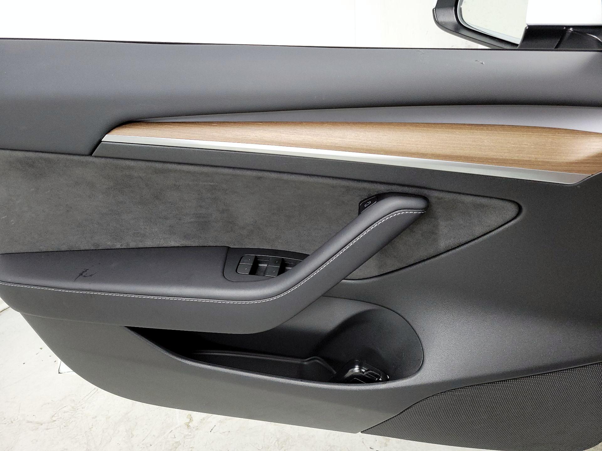 Thumbnail: 2023 Tesla Model 3 - 12