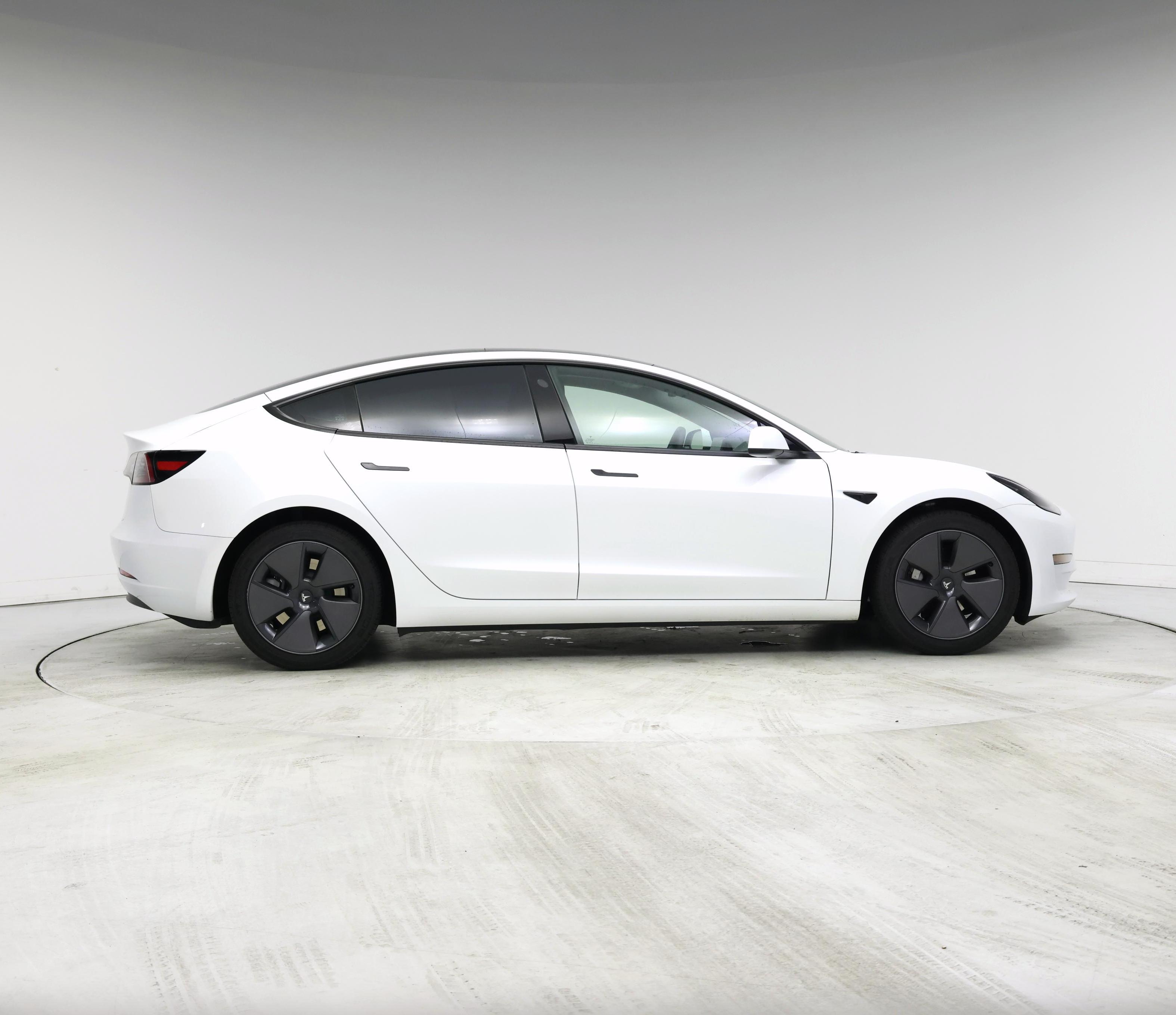Thumbnail: 2023 Tesla Model 3 - 7