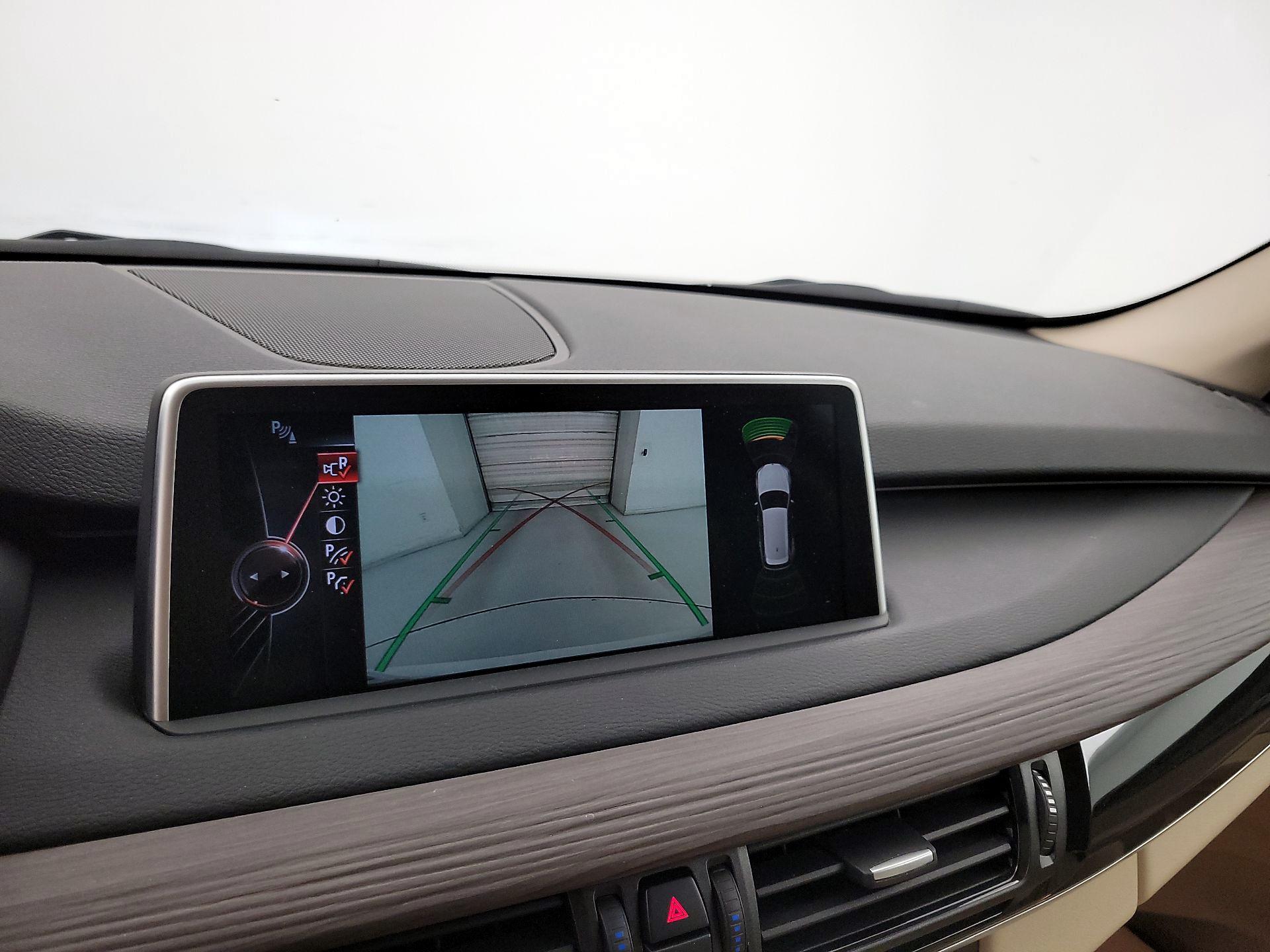 Thumbnail: 2015 BMW X5 - 15