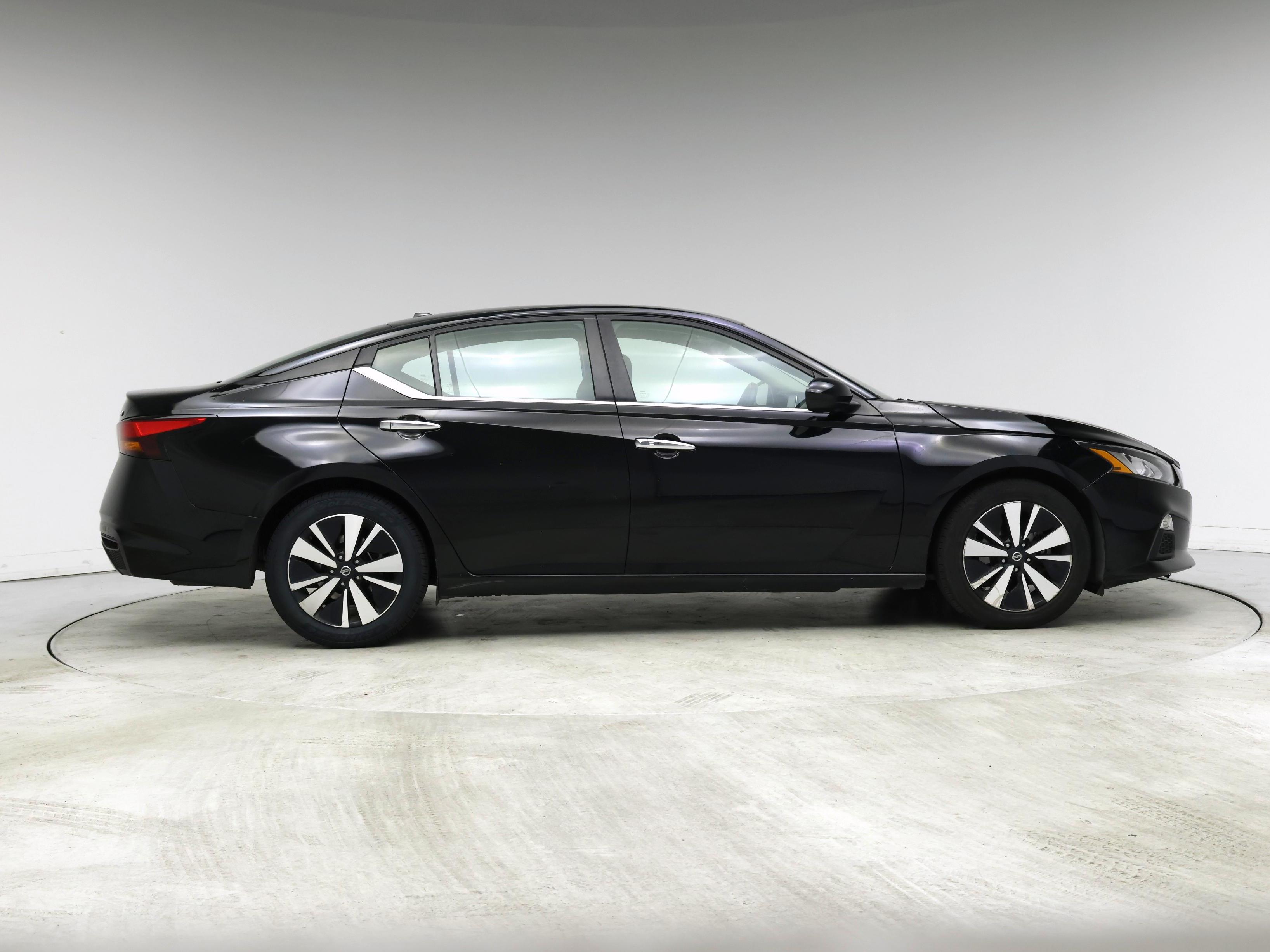 Thumbnail: 2021 Nissan Altima - 7