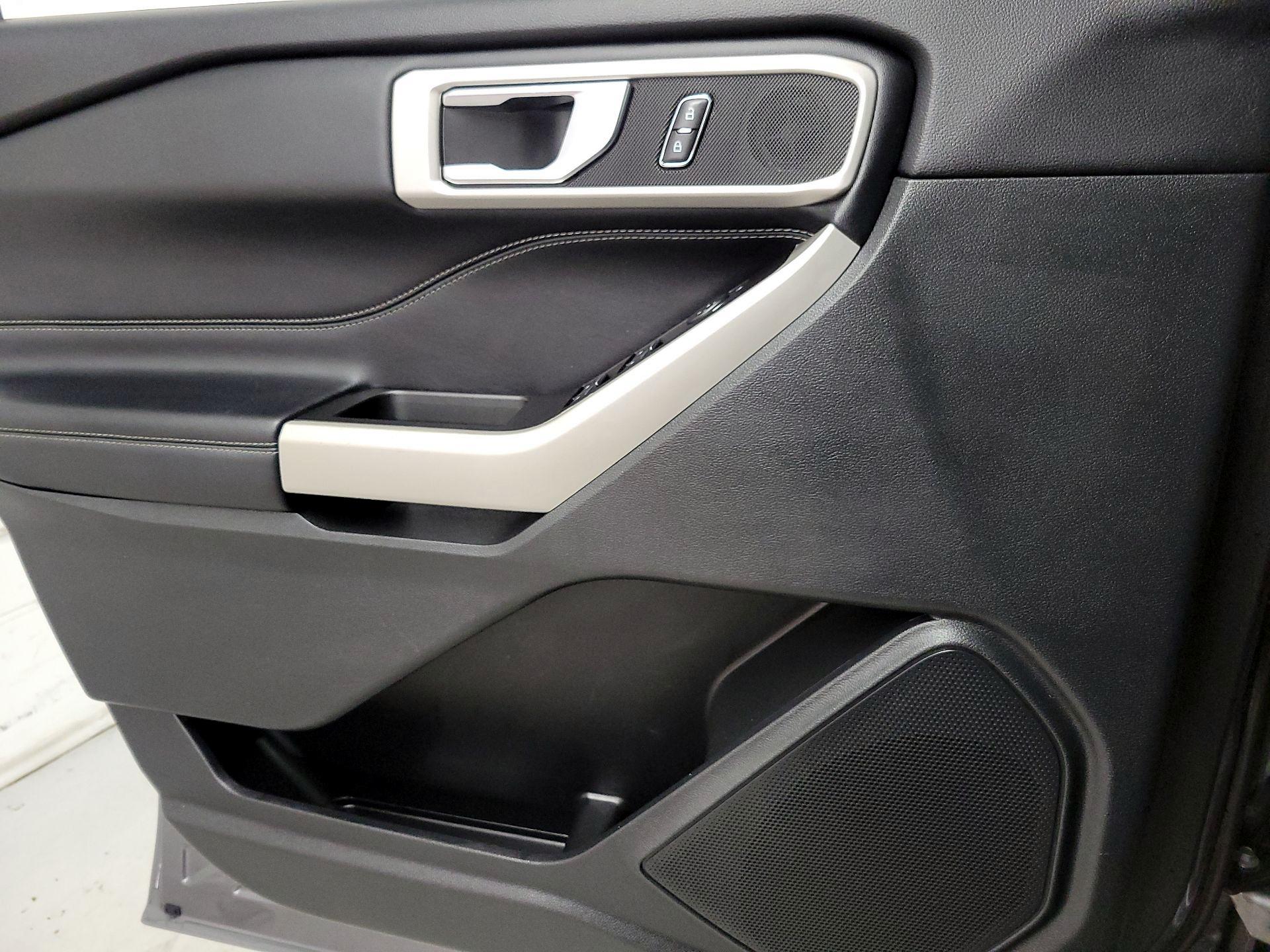 Thumbnail: 2021 Ford Explorer - 12