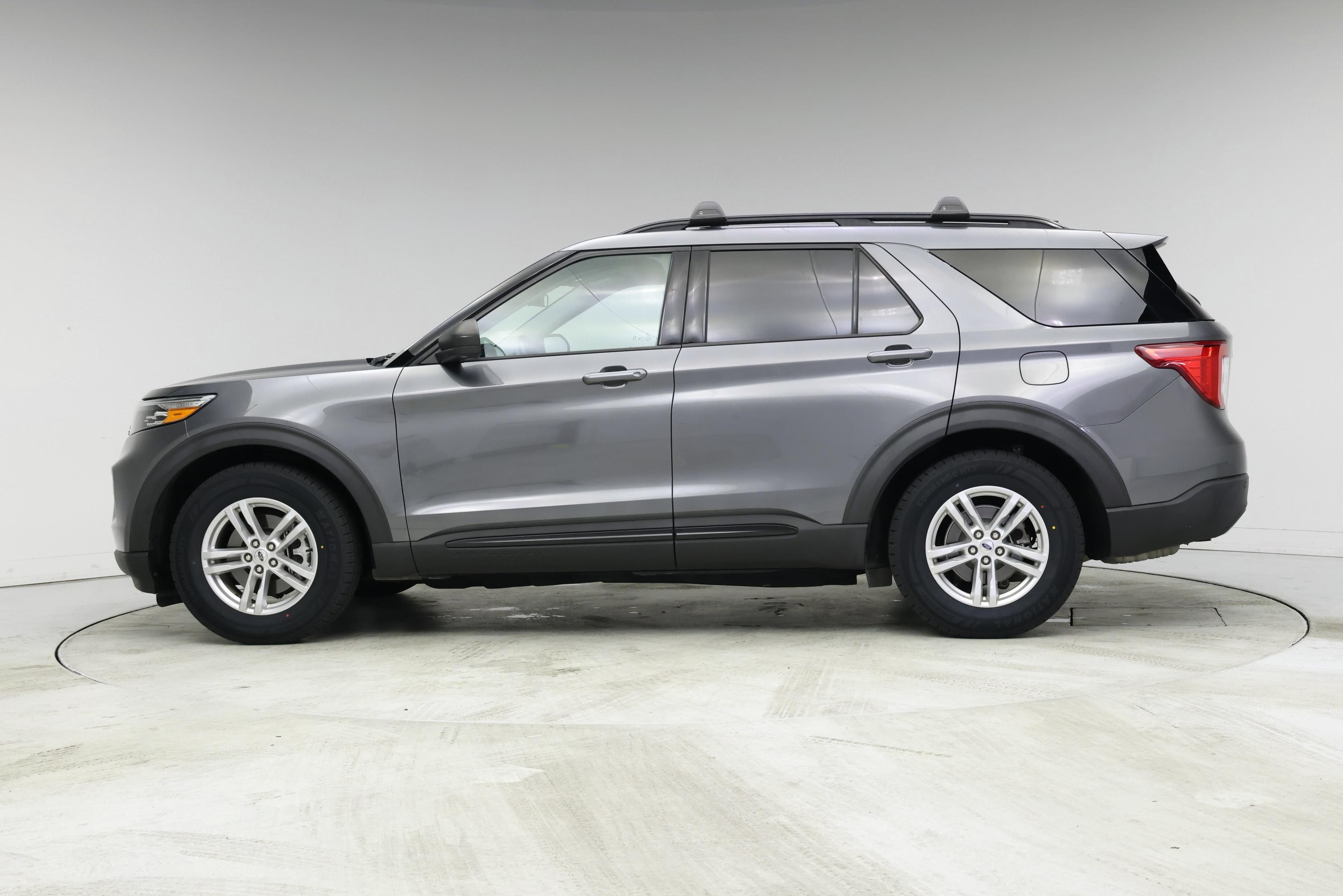 Thumbnail: 2021 Ford Explorer - 3
