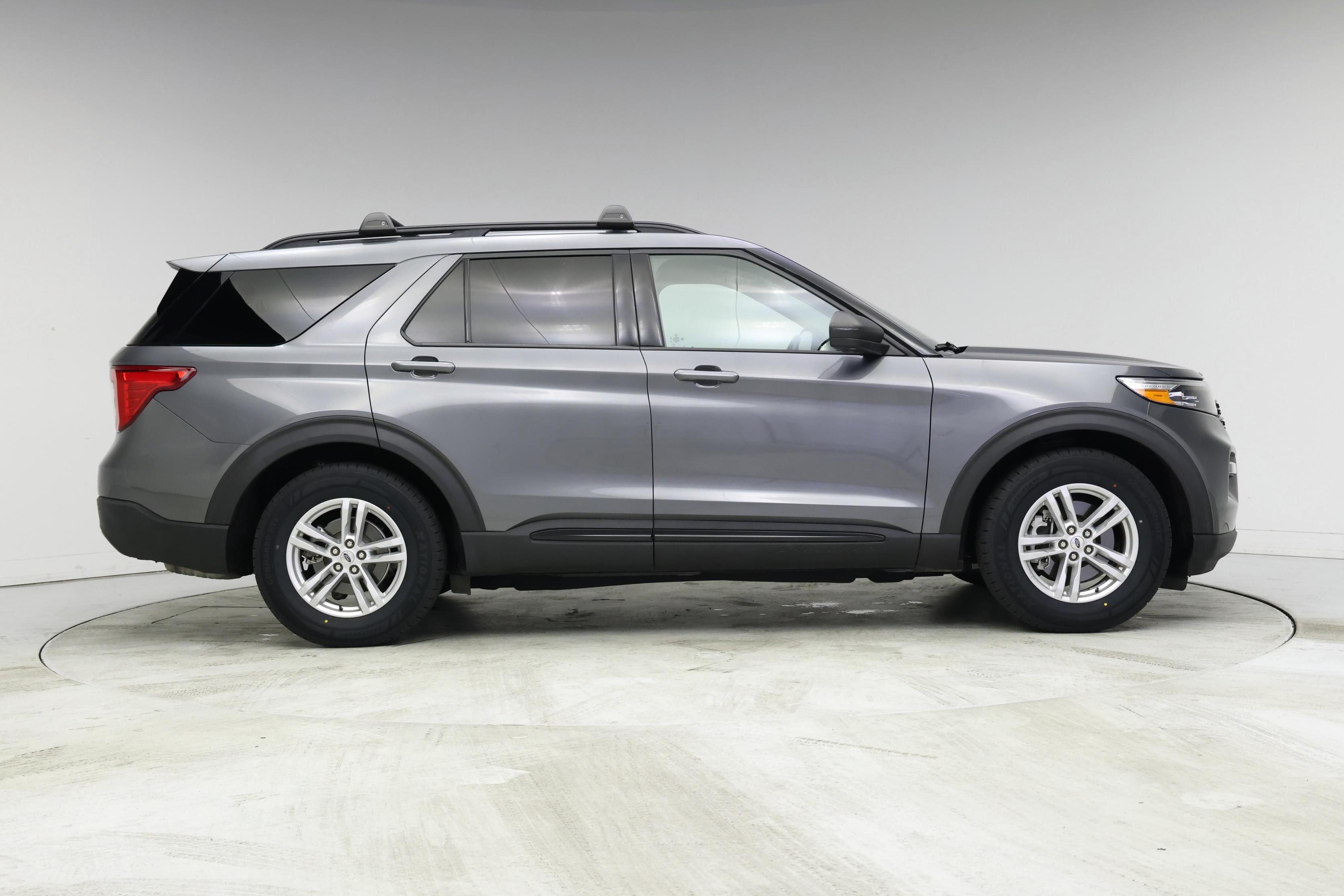 Thumbnail: 2021 Ford Explorer - 7