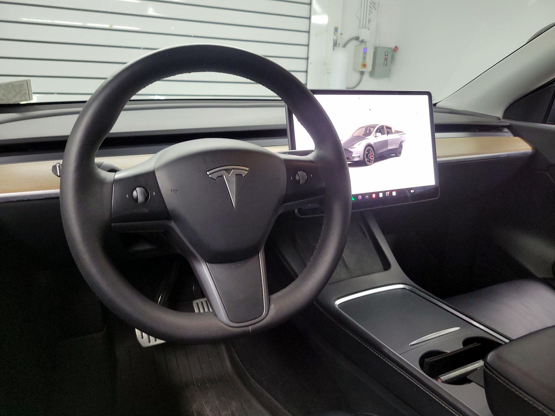 Thumbnail: 2022 Tesla Model Y - 10