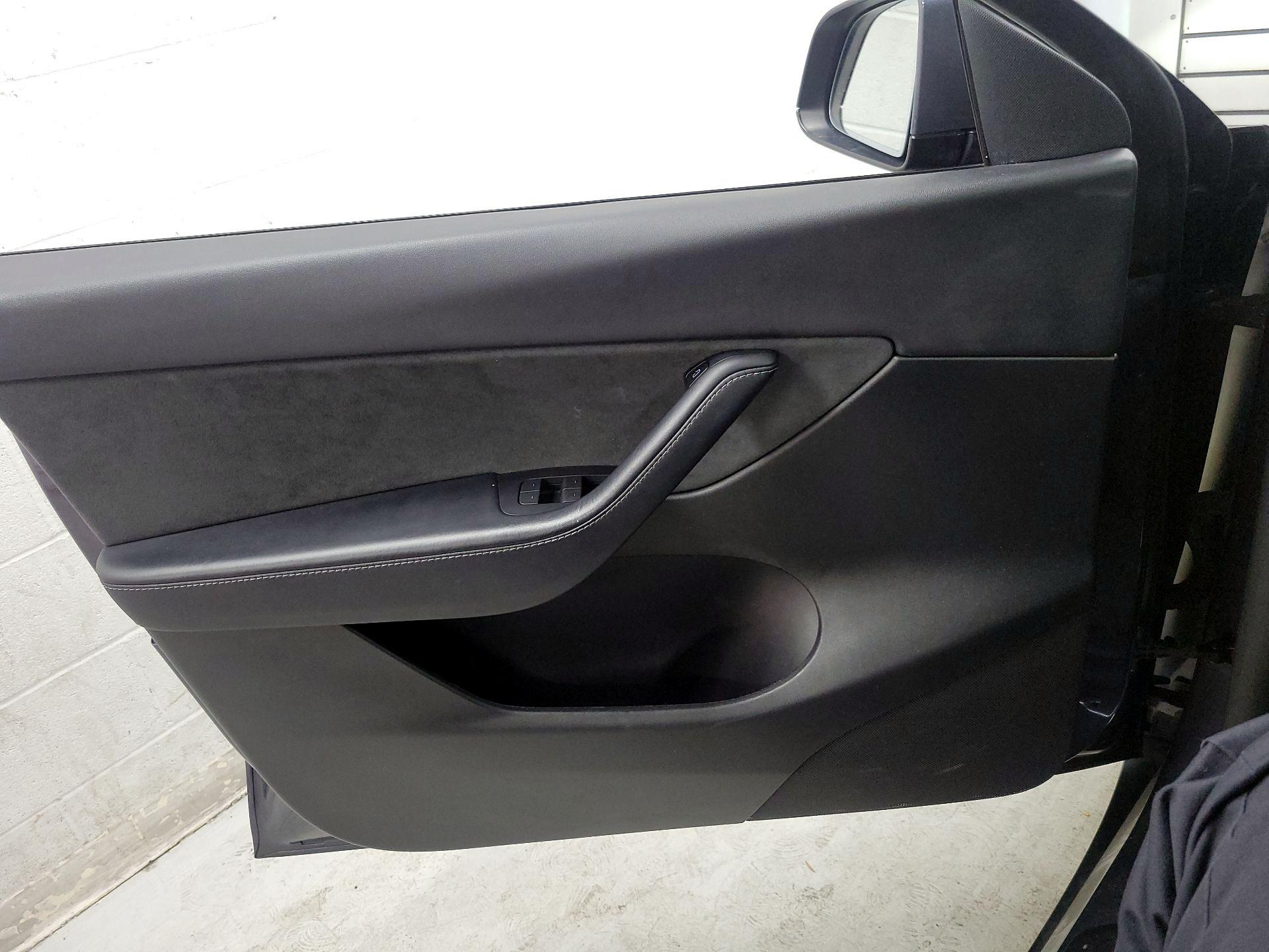 Thumbnail: 2022 Tesla Model Y - 12