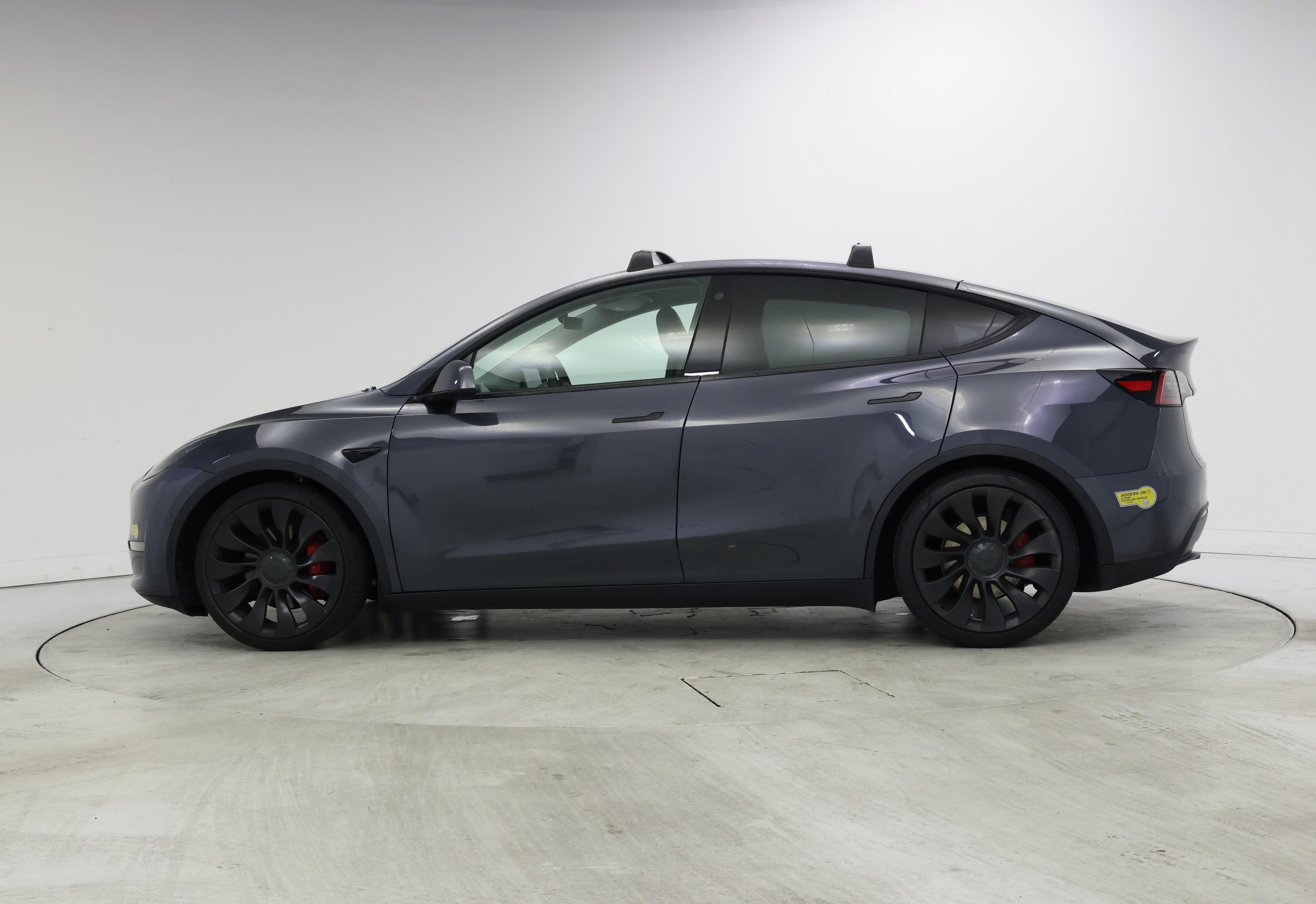 Thumbnail: 2022 Tesla Model Y - 3