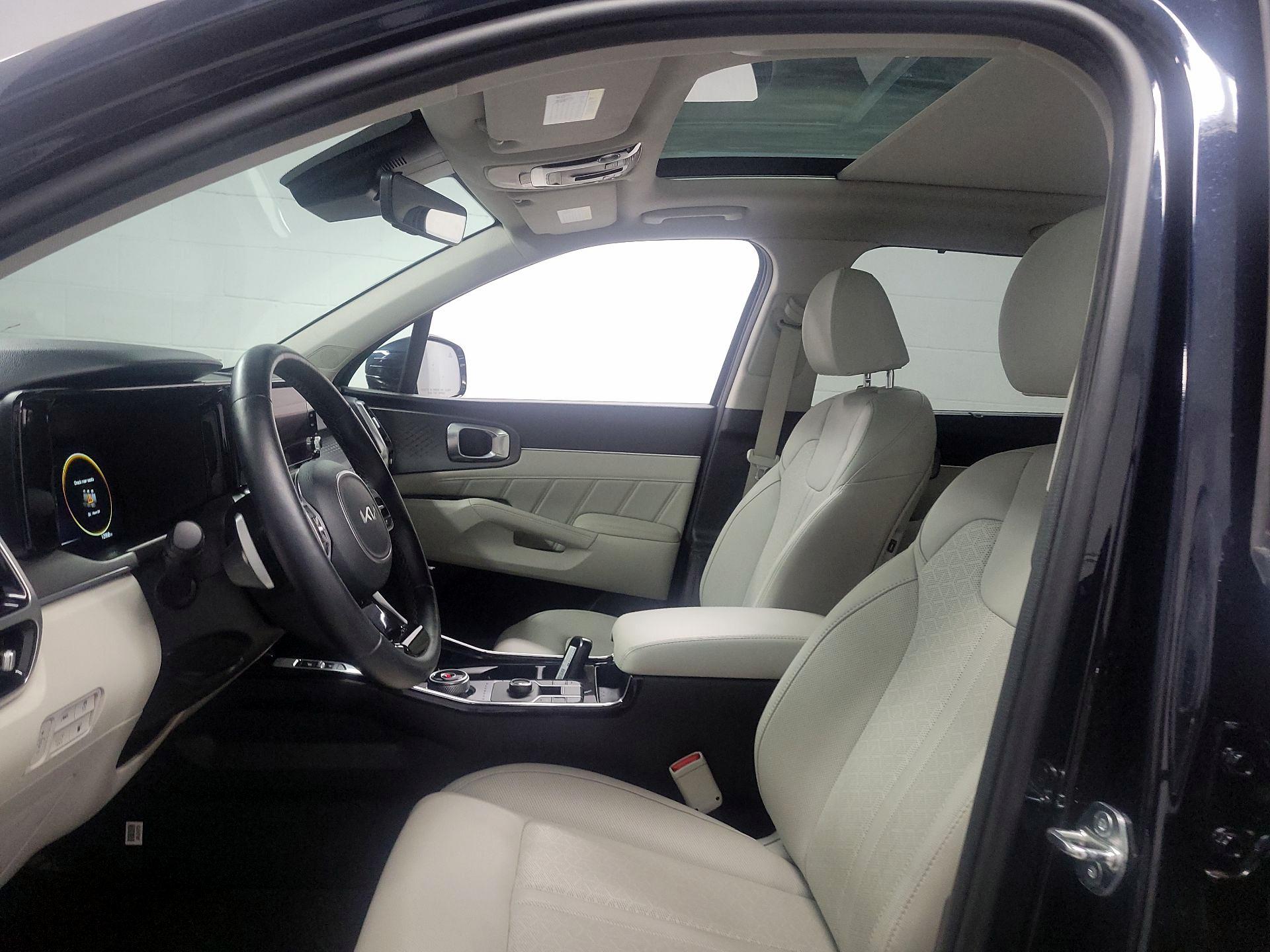 Thumbnail: 2023 Kia Sorento - 19
