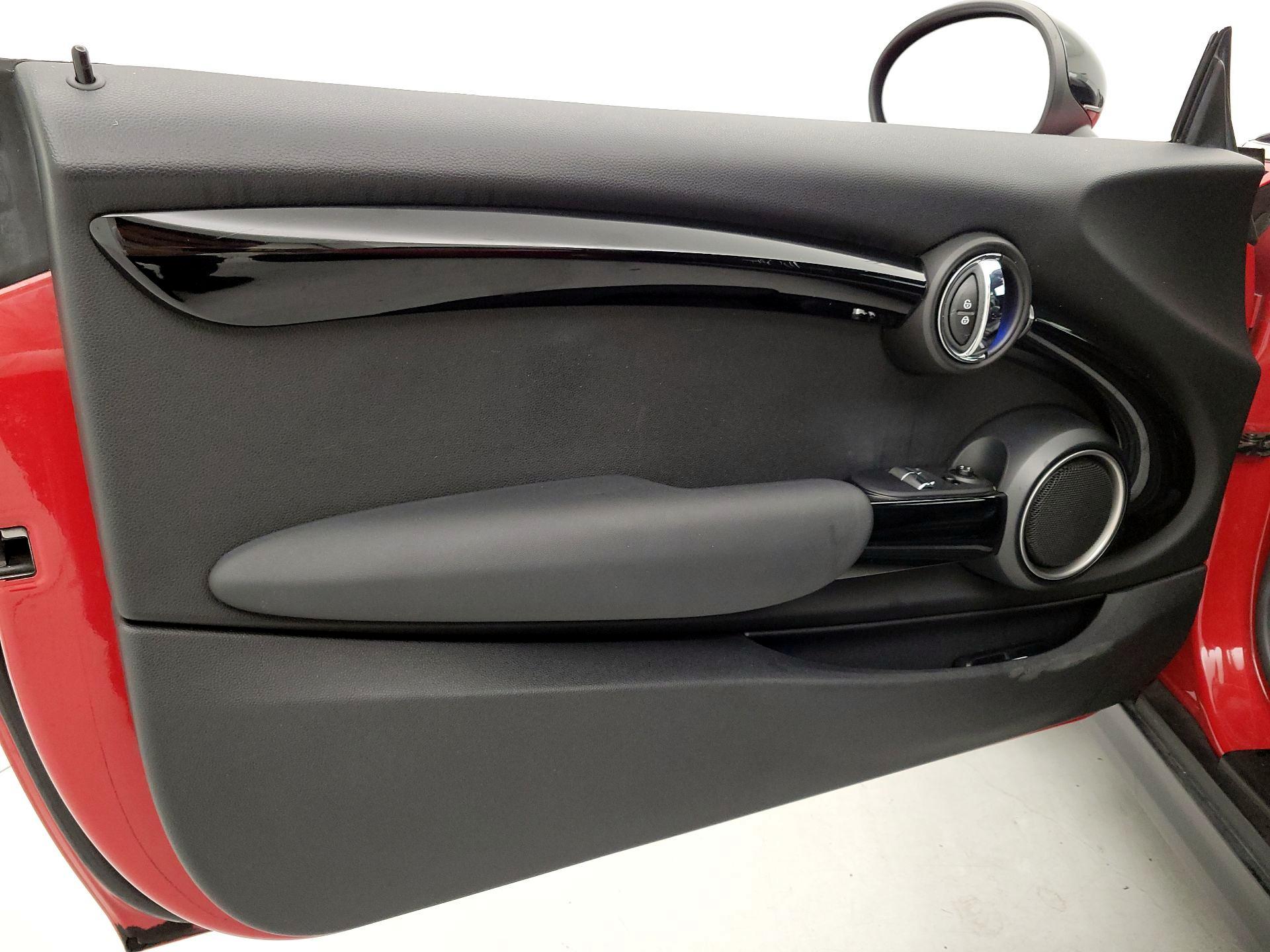 Thumbnail: 2015 MINI Cooper Hardtop - 12