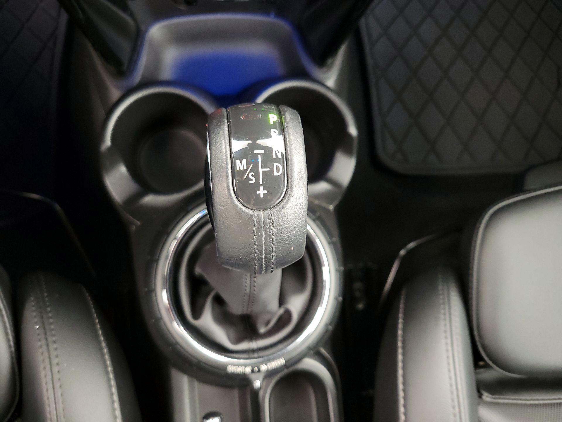 Thumbnail: 2015 MINI Cooper Hardtop - 16