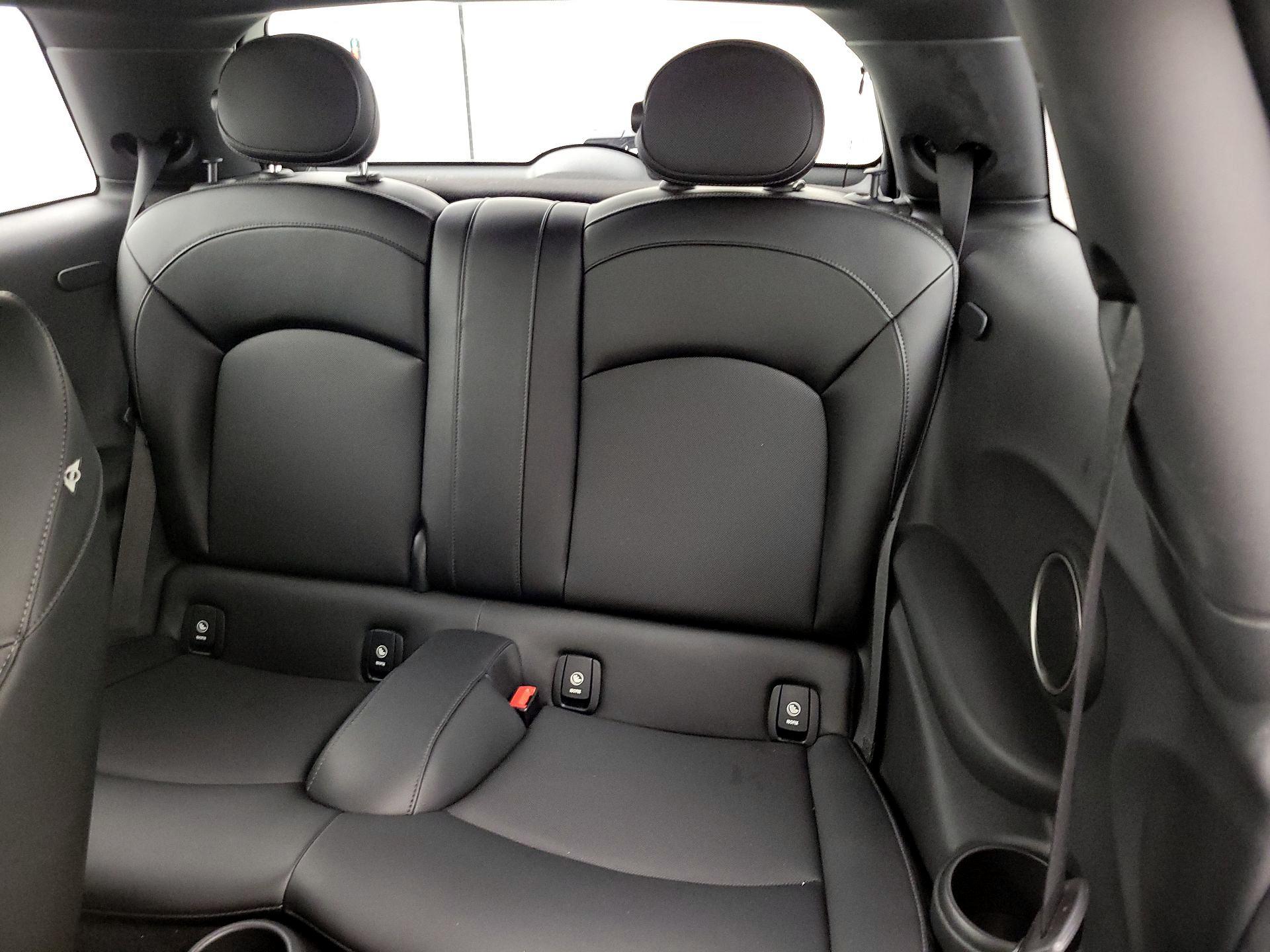 Thumbnail: 2015 MINI Cooper Hardtop - 18