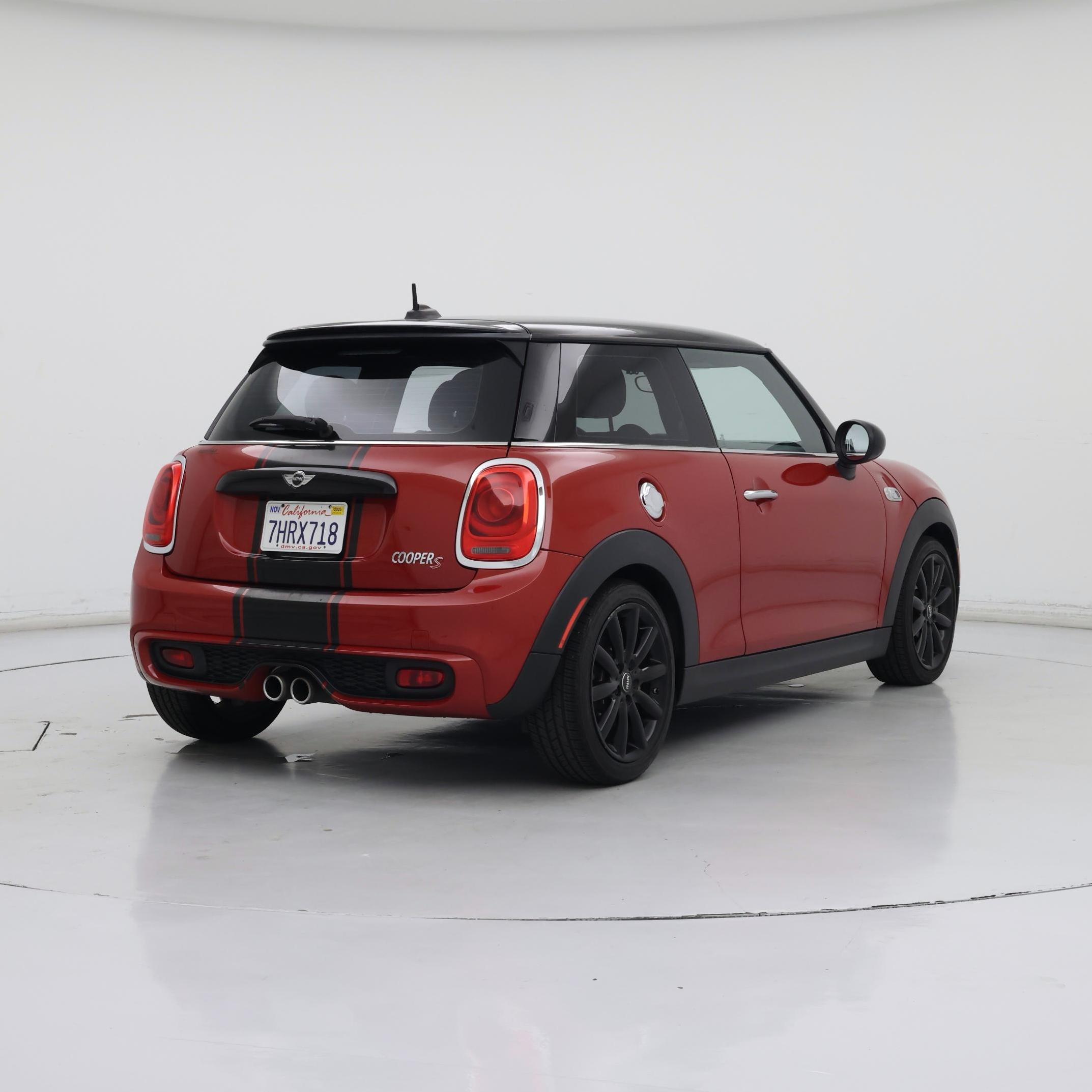 Thumbnail: 2015 MINI Cooper Hardtop - 8