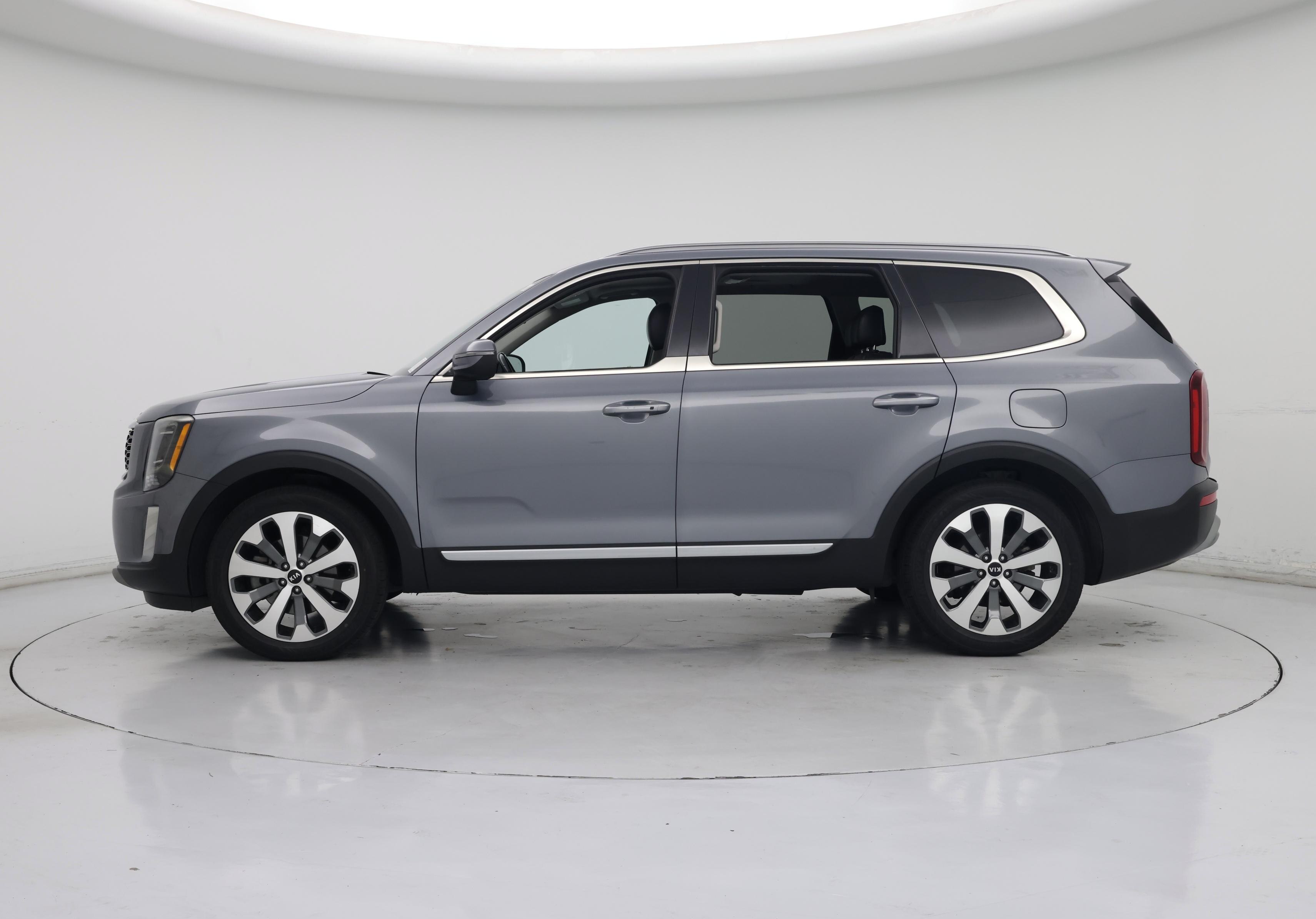 Thumbnail: 2020 Kia Telluride - 3