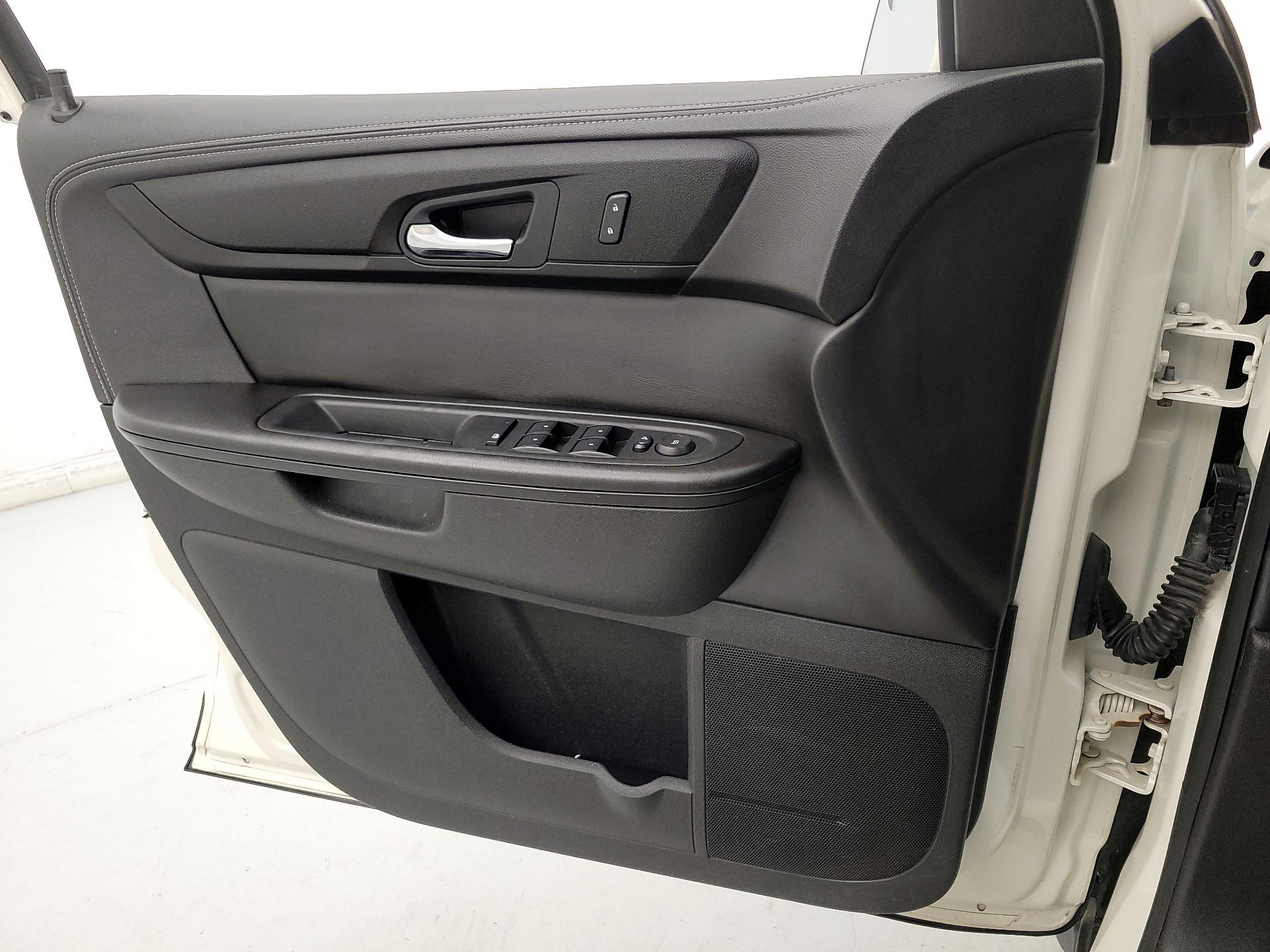 Thumbnail: 2014 Chevrolet Traverse - 12