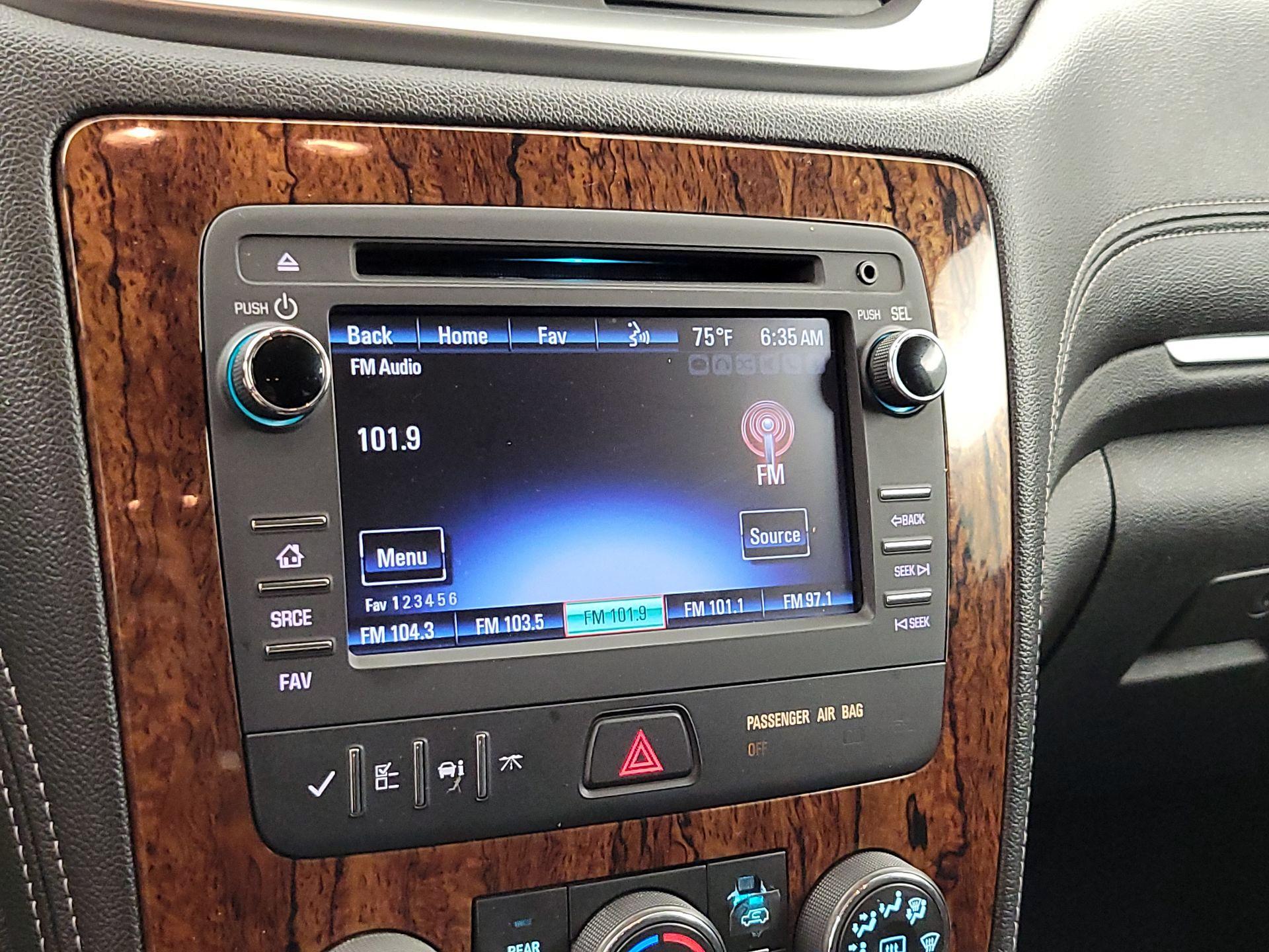 Thumbnail: 2014 Chevrolet Traverse - 15