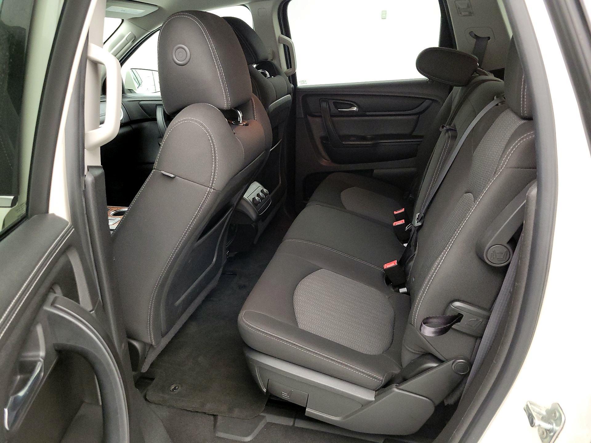 Thumbnail: 2014 Chevrolet Traverse - 18