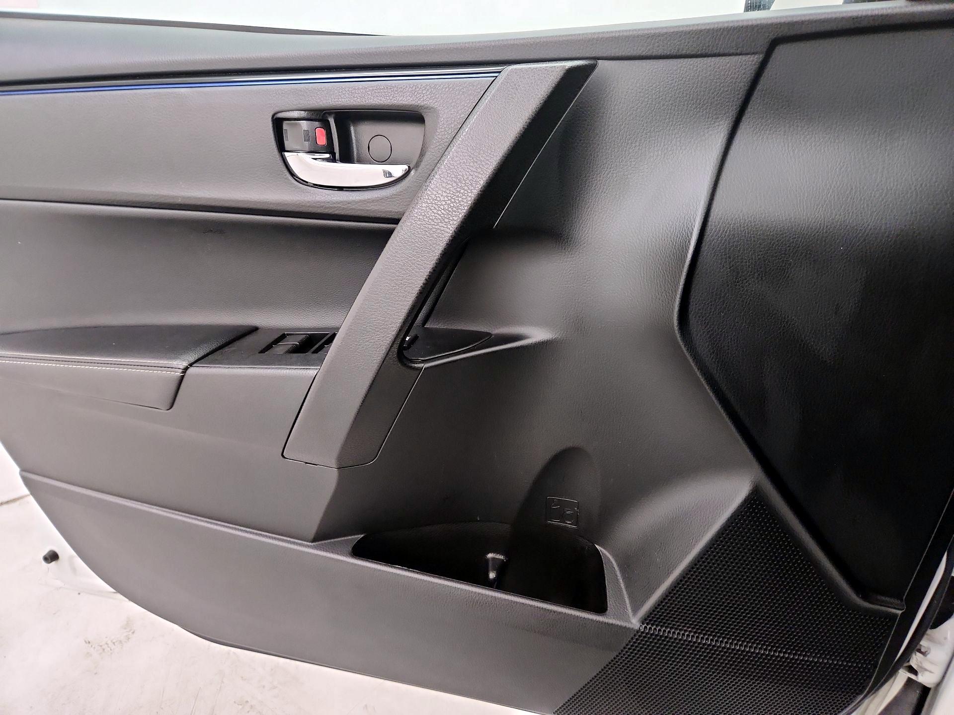 Thumbnail: 2018 Toyota Corolla - 12