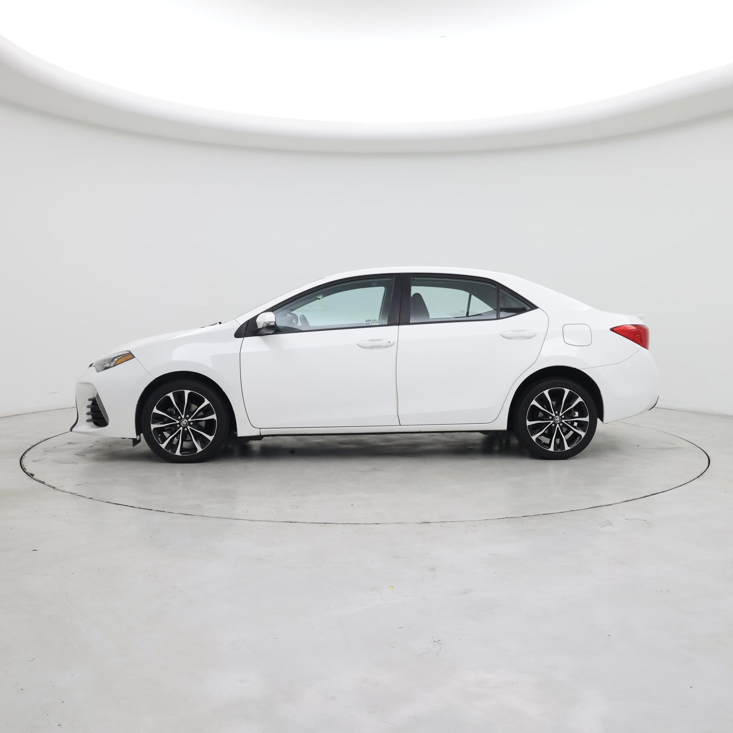 Thumbnail: 2018 Toyota Corolla - 3