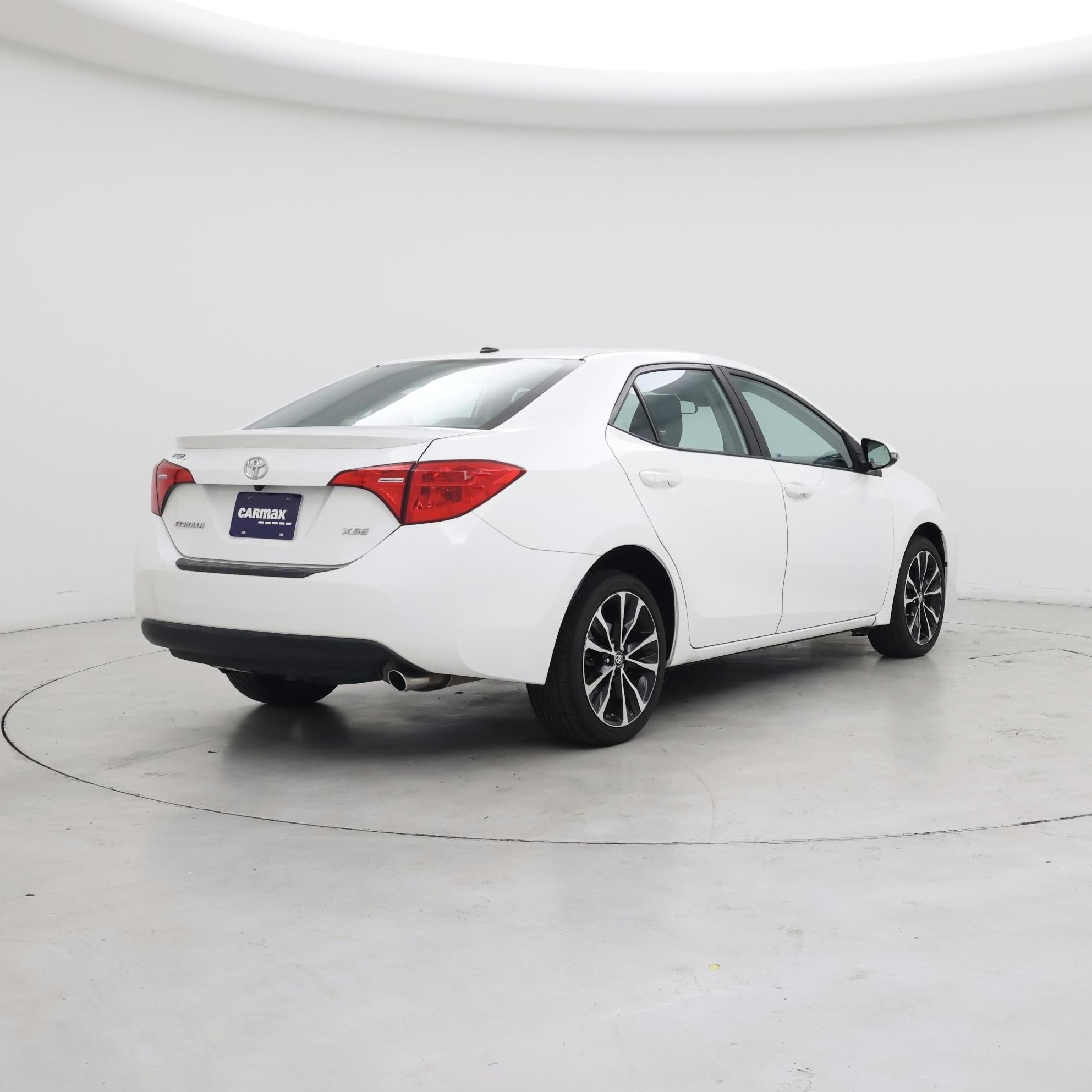 Thumbnail: 2018 Toyota Corolla - 8