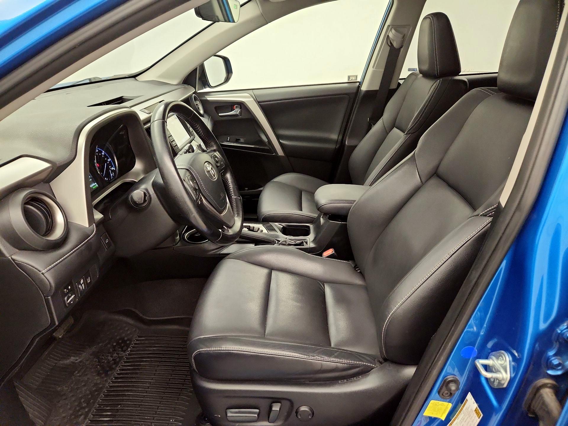 Thumbnail: 2017 Toyota RAV4 - 11