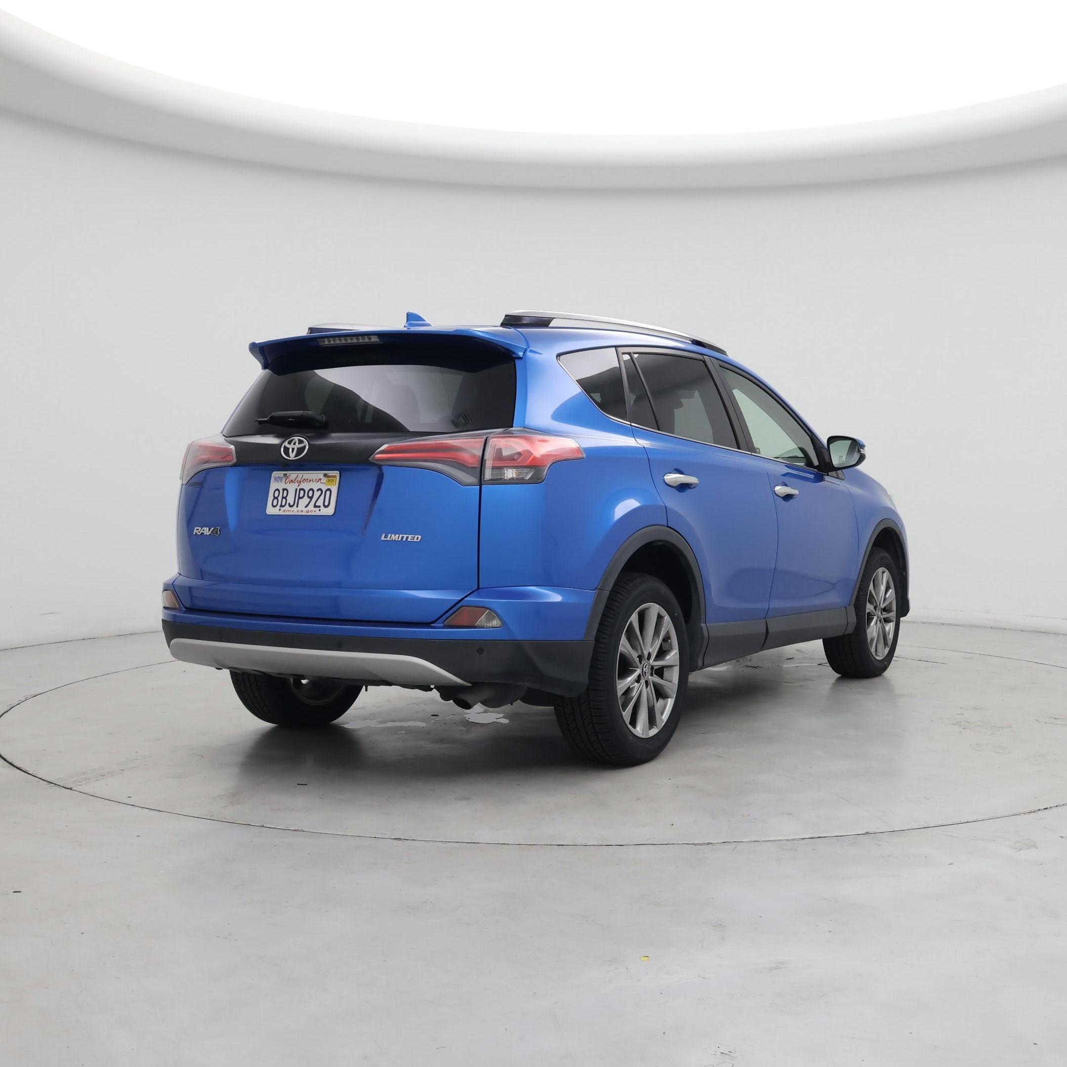 Thumbnail: 2017 Toyota RAV4 - 8