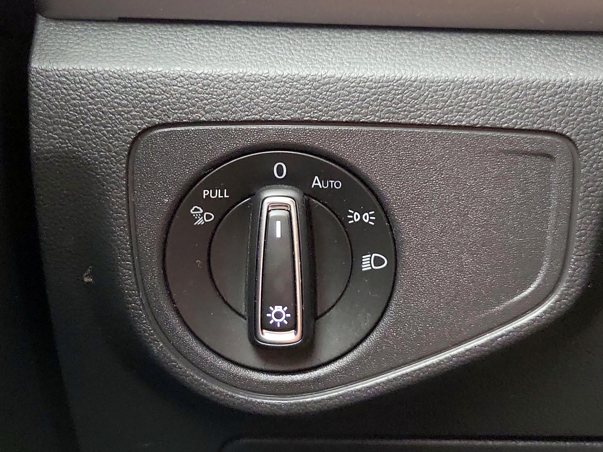 Thumbnail: 2021 Volkswagen Atlas - 13