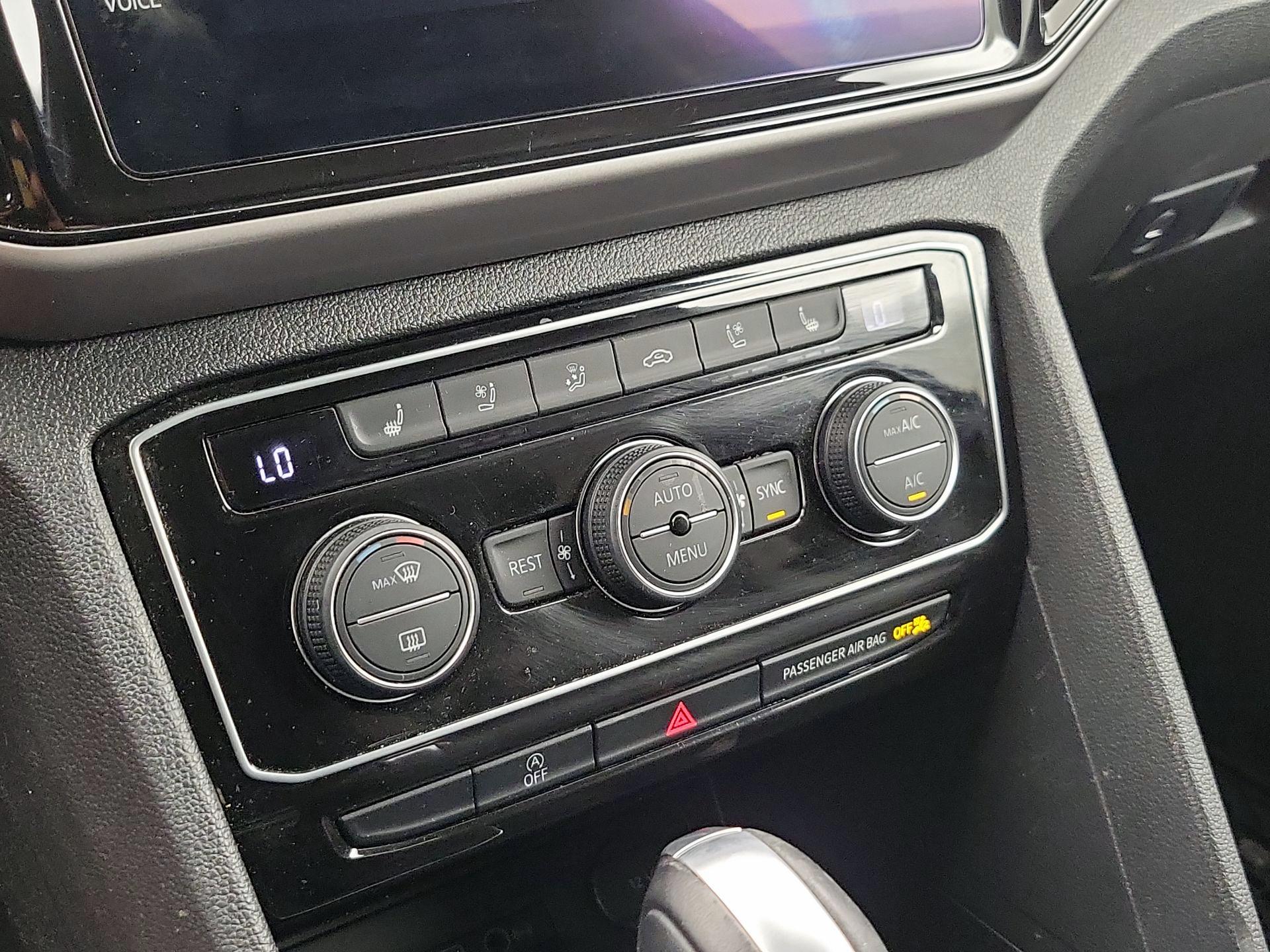 Thumbnail: 2021 Volkswagen Atlas - 17