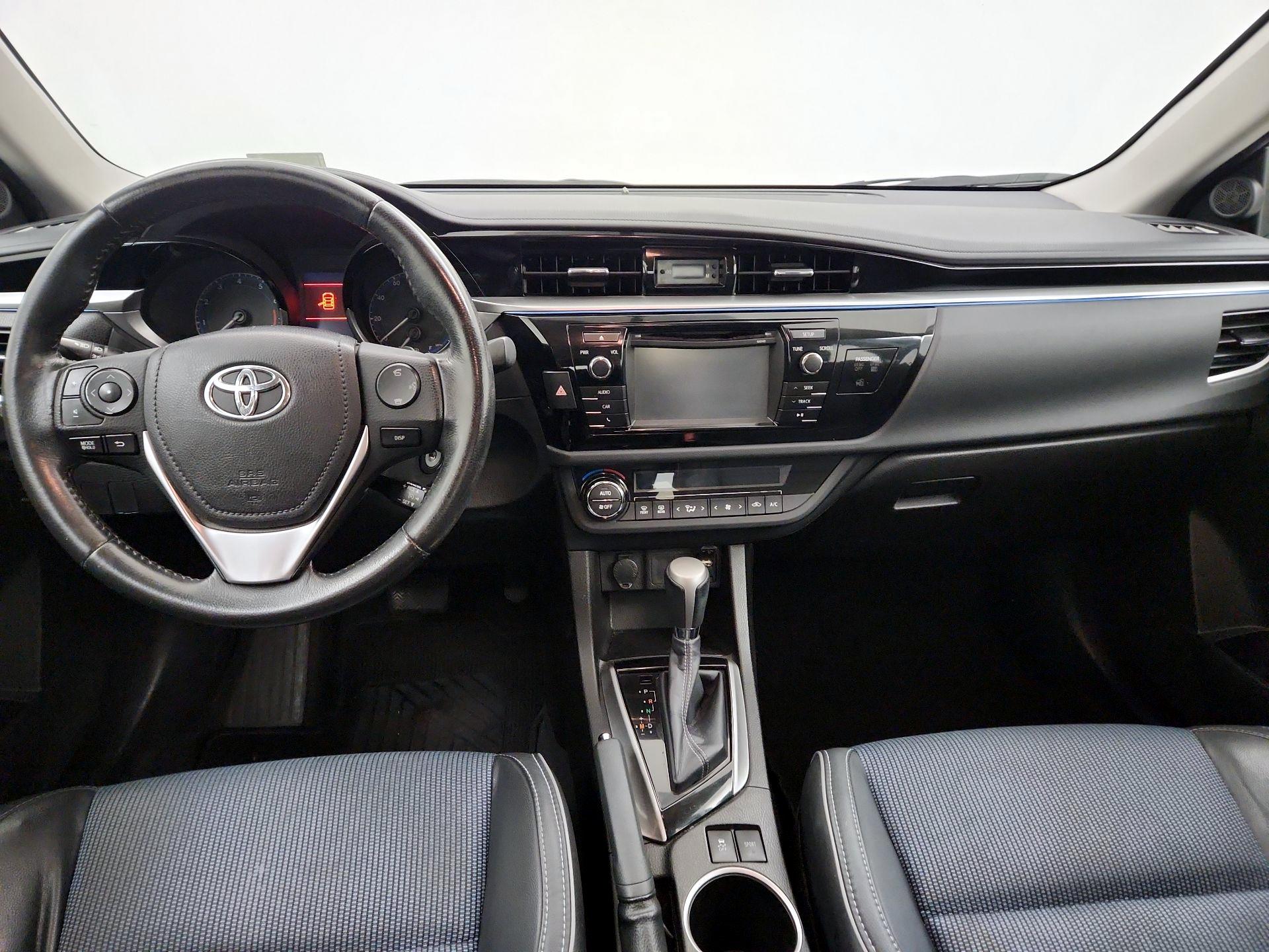 Thumbnail: 2015 Toyota Corolla - 9