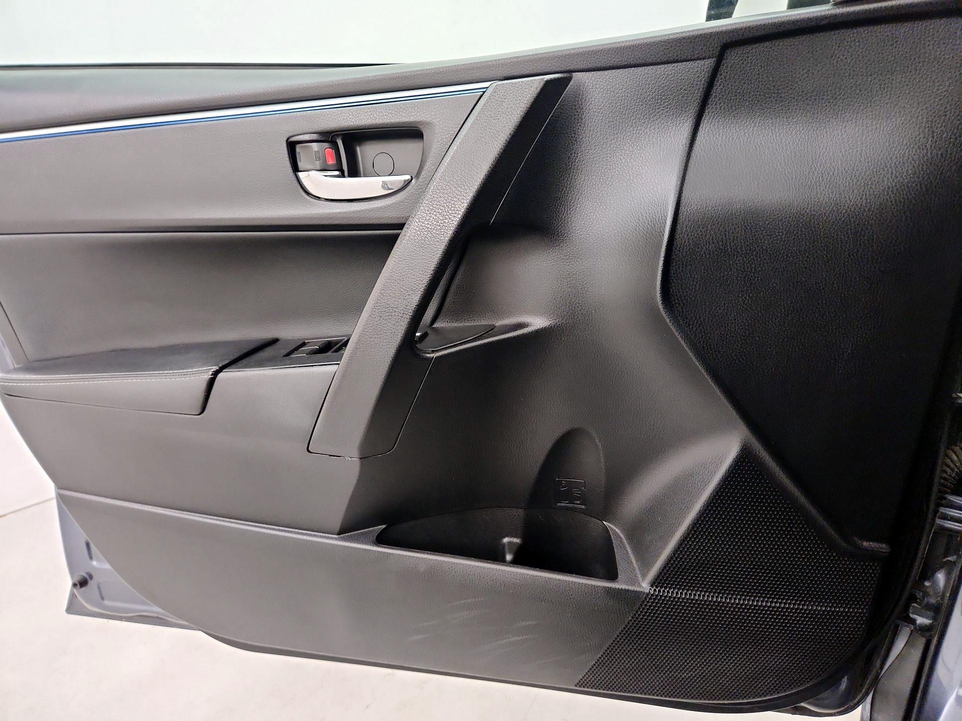 Thumbnail: 2015 Toyota Corolla - 12